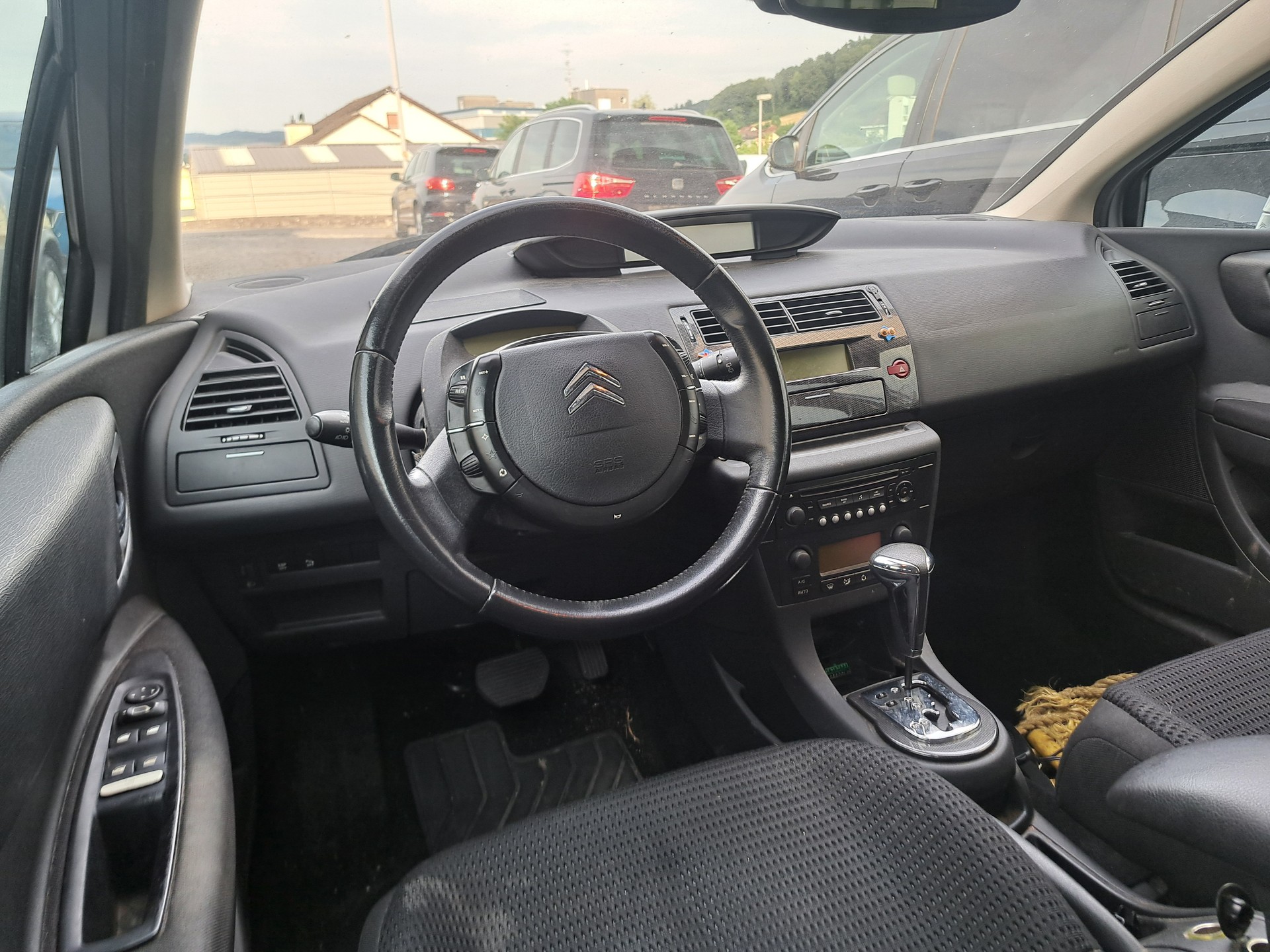 CITROEN C4 Berline 2.0i 16V VTR Automatic-image-2