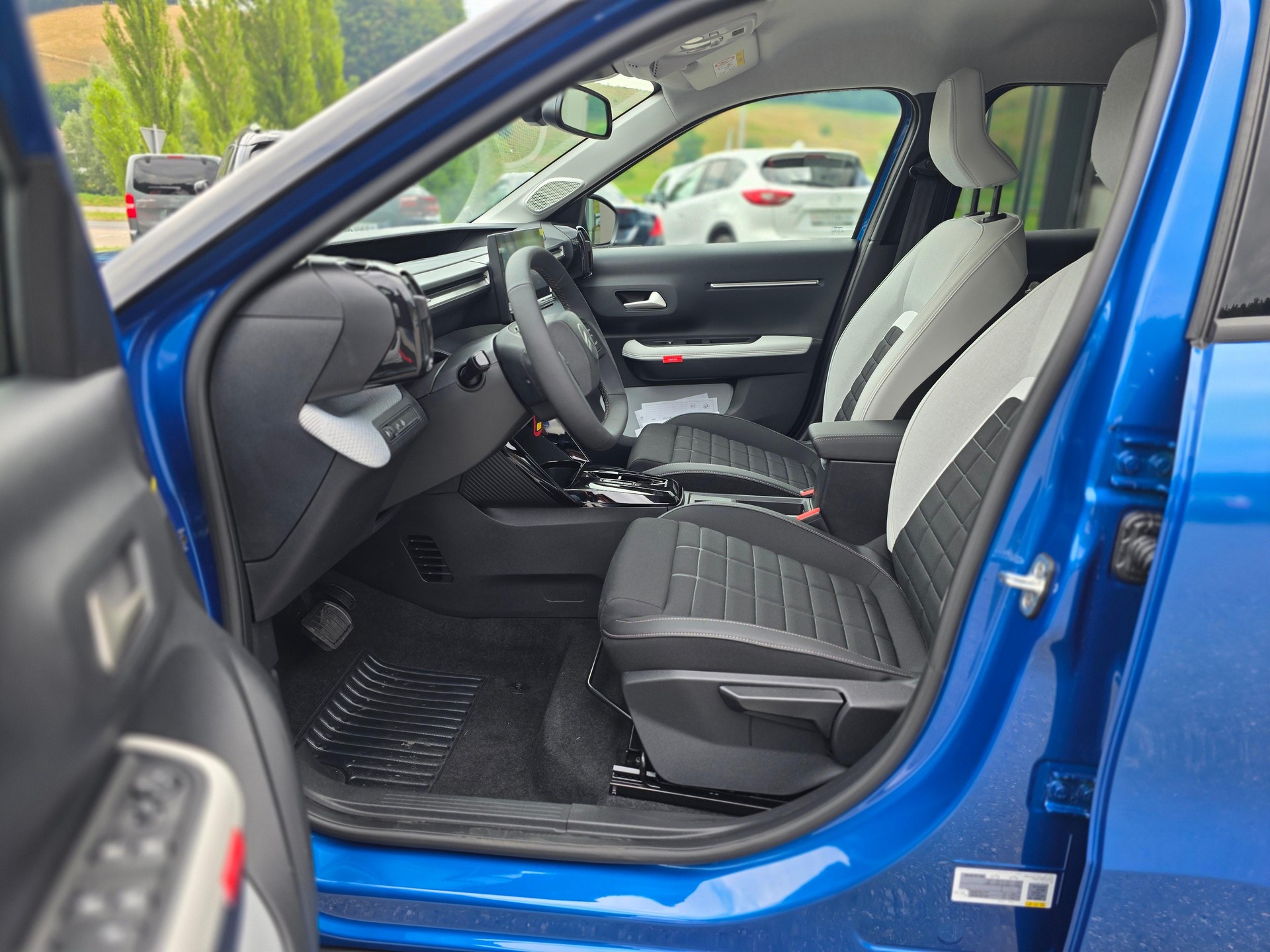 CITROEN C3 1.2 Hybrid Edition Tricolore-image-9