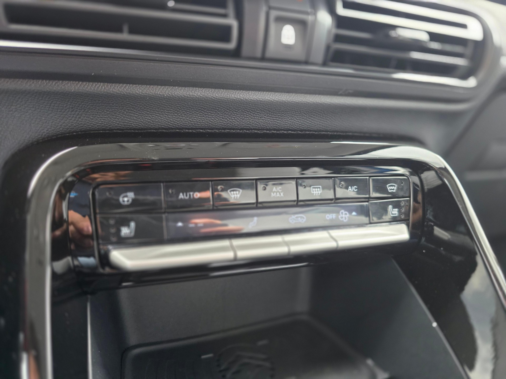CITROEN C3 1.2 Hybrid Edition Tricolore-image-13