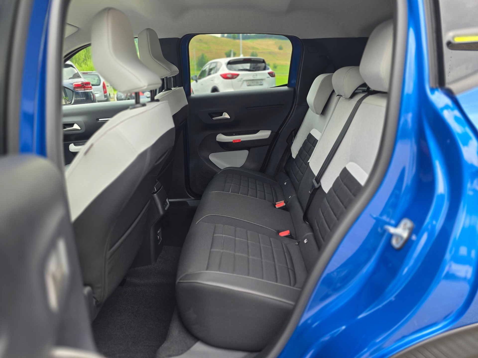 CITROEN C3 1.2 Hybrid Edition Tricolore-image-8