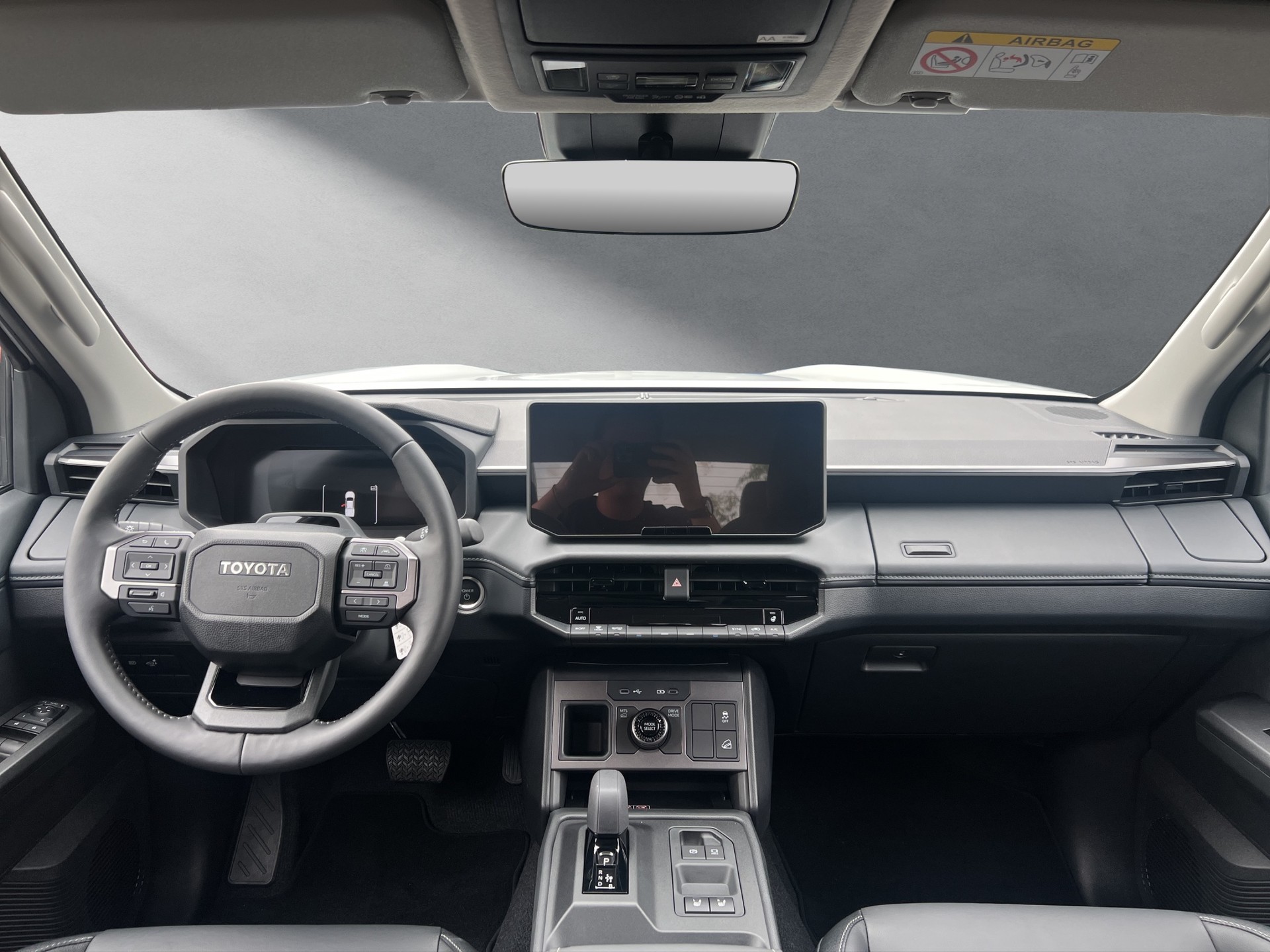 TOYOTA Hilux Double Cab.-Pick-up 59KWh Style-image-3