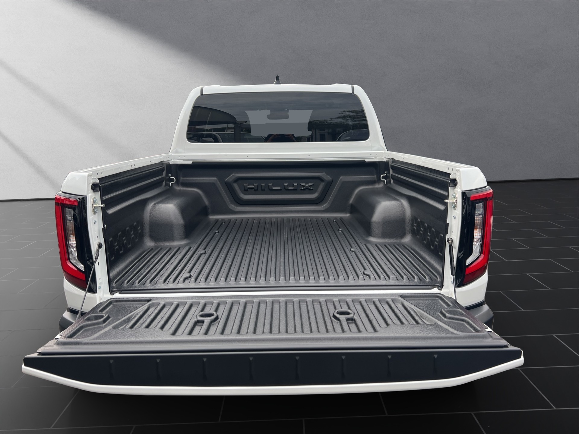 TOYOTA Hilux Double Cab.-Pick-up 59KWh Style-image-10