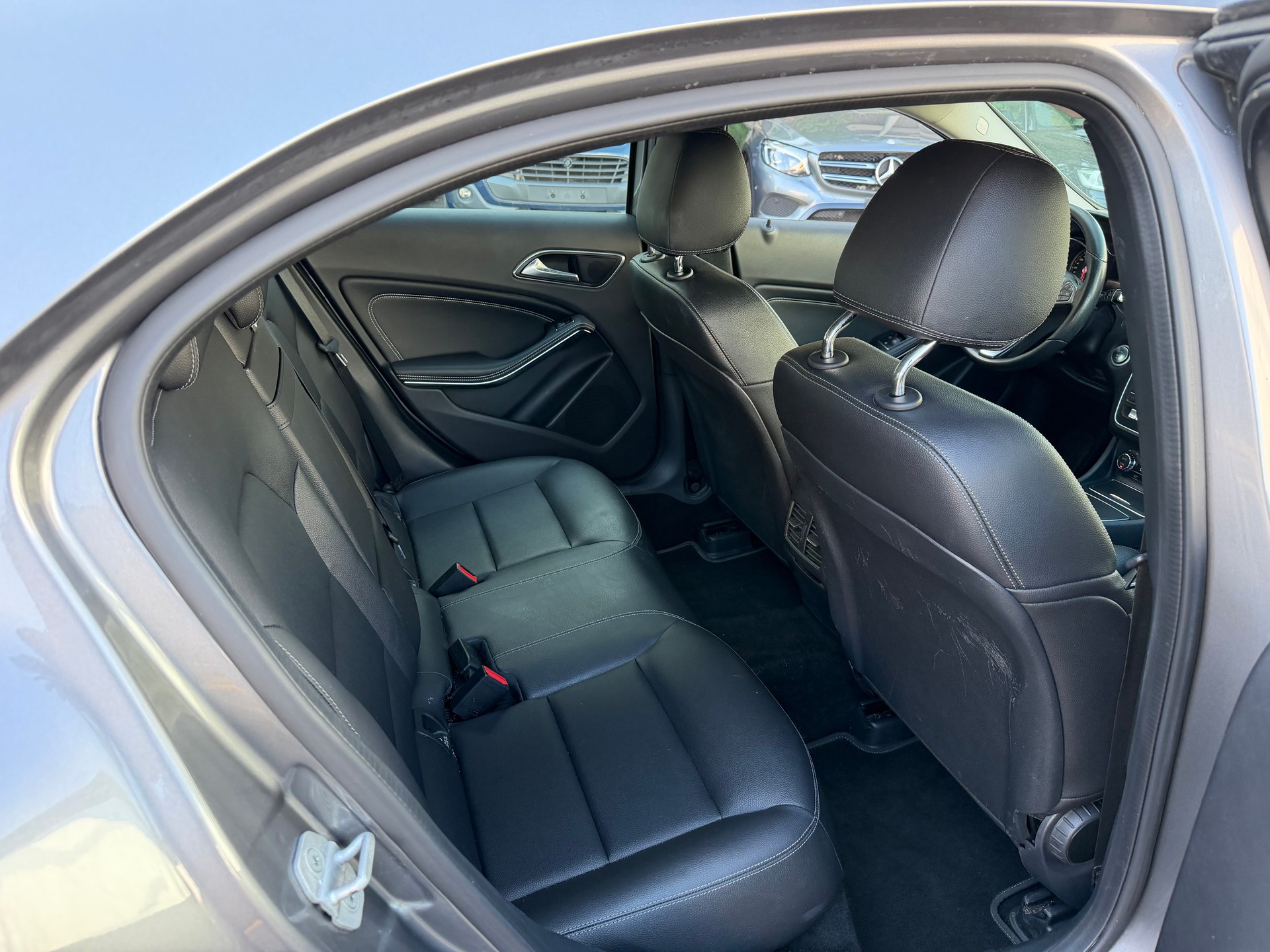 MERCEDES-BENZ A 220 d Urban 4Matic 7G-DCT-image-11