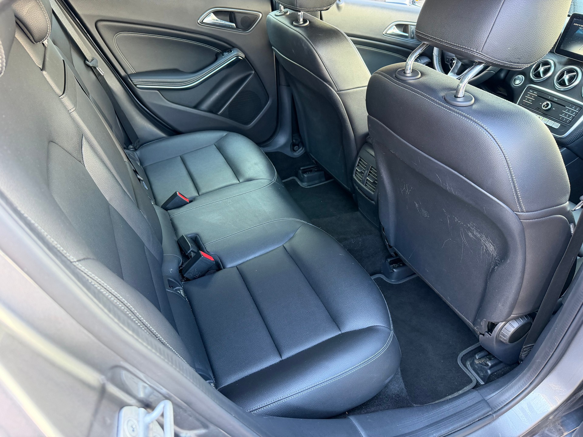 MERCEDES-BENZ A 220 d Urban 4Matic 7G-DCT-image-10