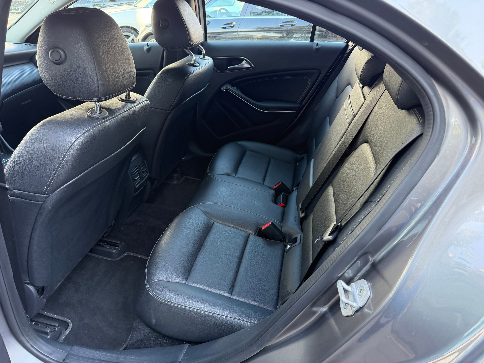 MERCEDES-BENZ A 220 d Urban 4Matic 7G-DCT-image-12