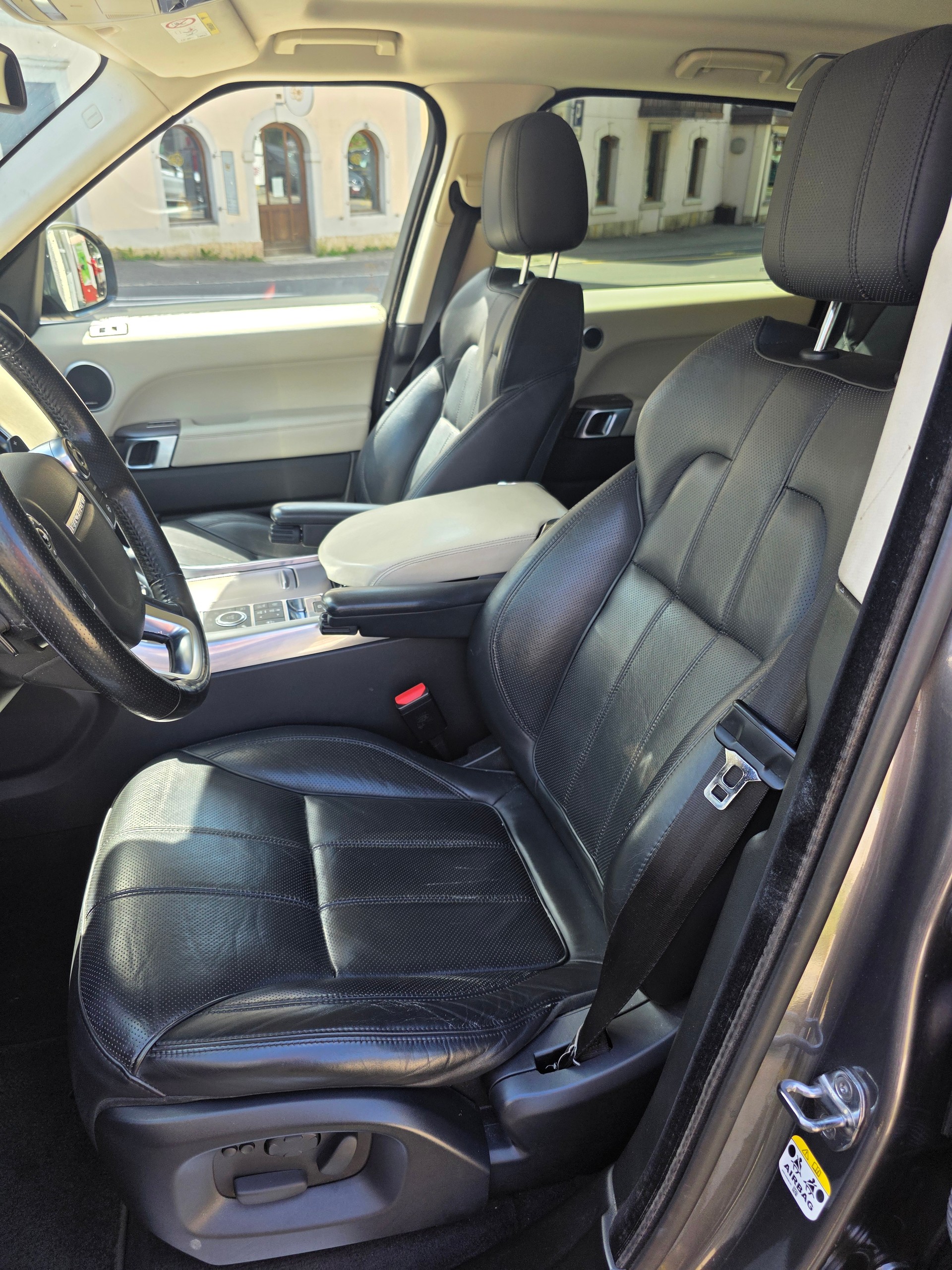 LAND ROVER Range Rover Sport 3.0 SDV6 HSE Automatic-image-9