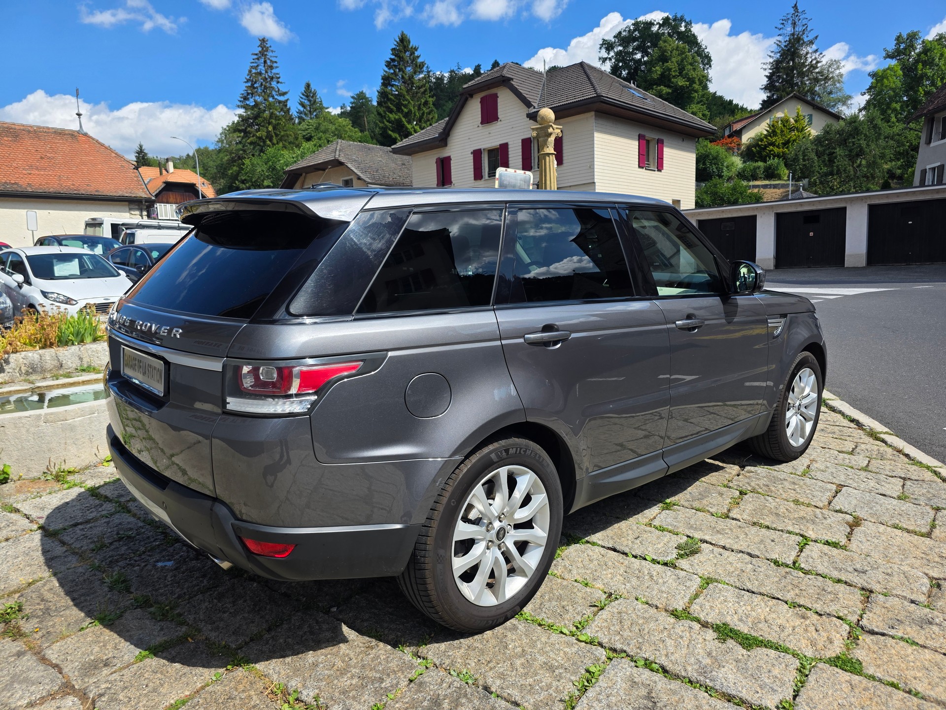 LAND ROVER Range Rover Sport 3.0 SDV6 HSE Automatic-image-3