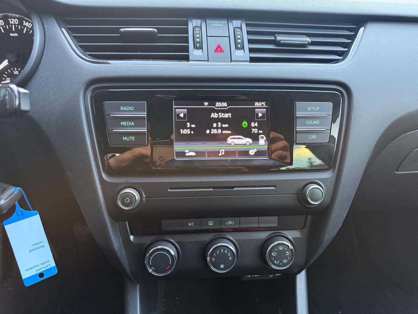 SKODA Octavia Combi 1.4 TSI Active-image-6
