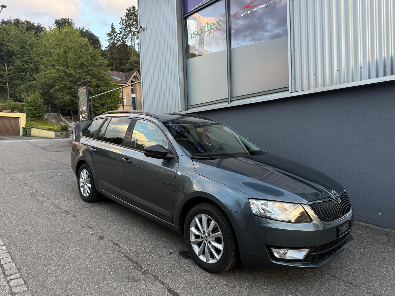 SKODA Octavia Combi 1.4 TSI Active-image-0