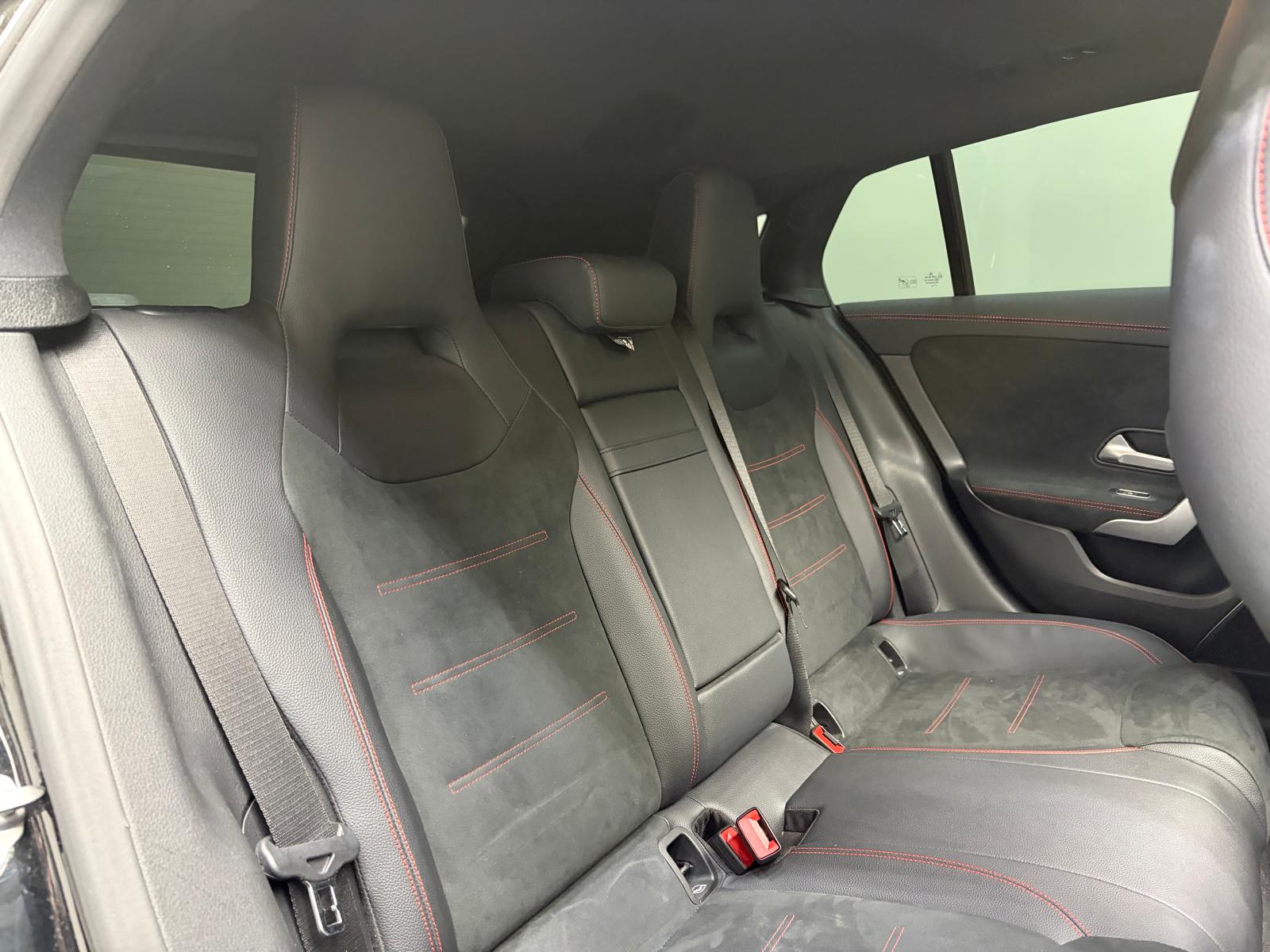 MERCEDES-BENZ CLA Shooting Brake 250 4Matic 7G-DCT AMG Line-image-13