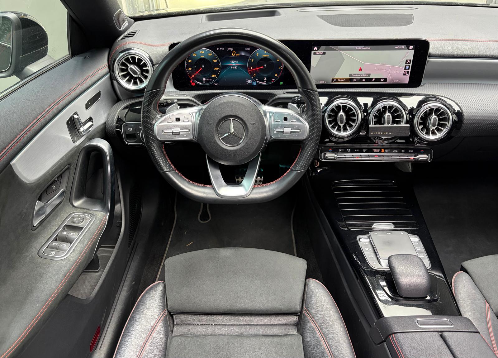 MERCEDES-BENZ CLA Shooting Brake 250 4Matic 7G-DCT AMG Line-image-16