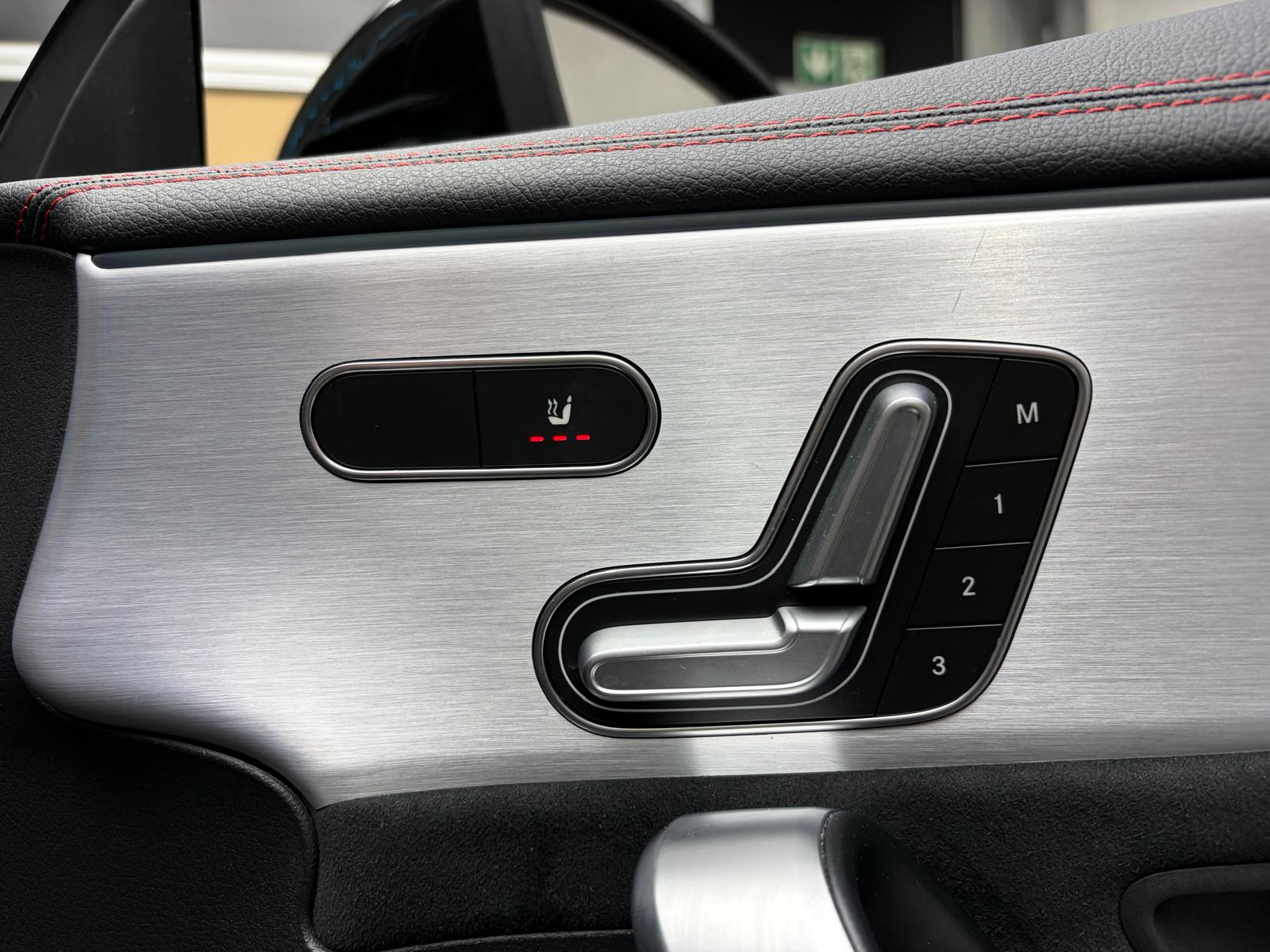 MERCEDES-BENZ CLA Shooting Brake 250 4Matic 7G-DCT AMG Line-image-10