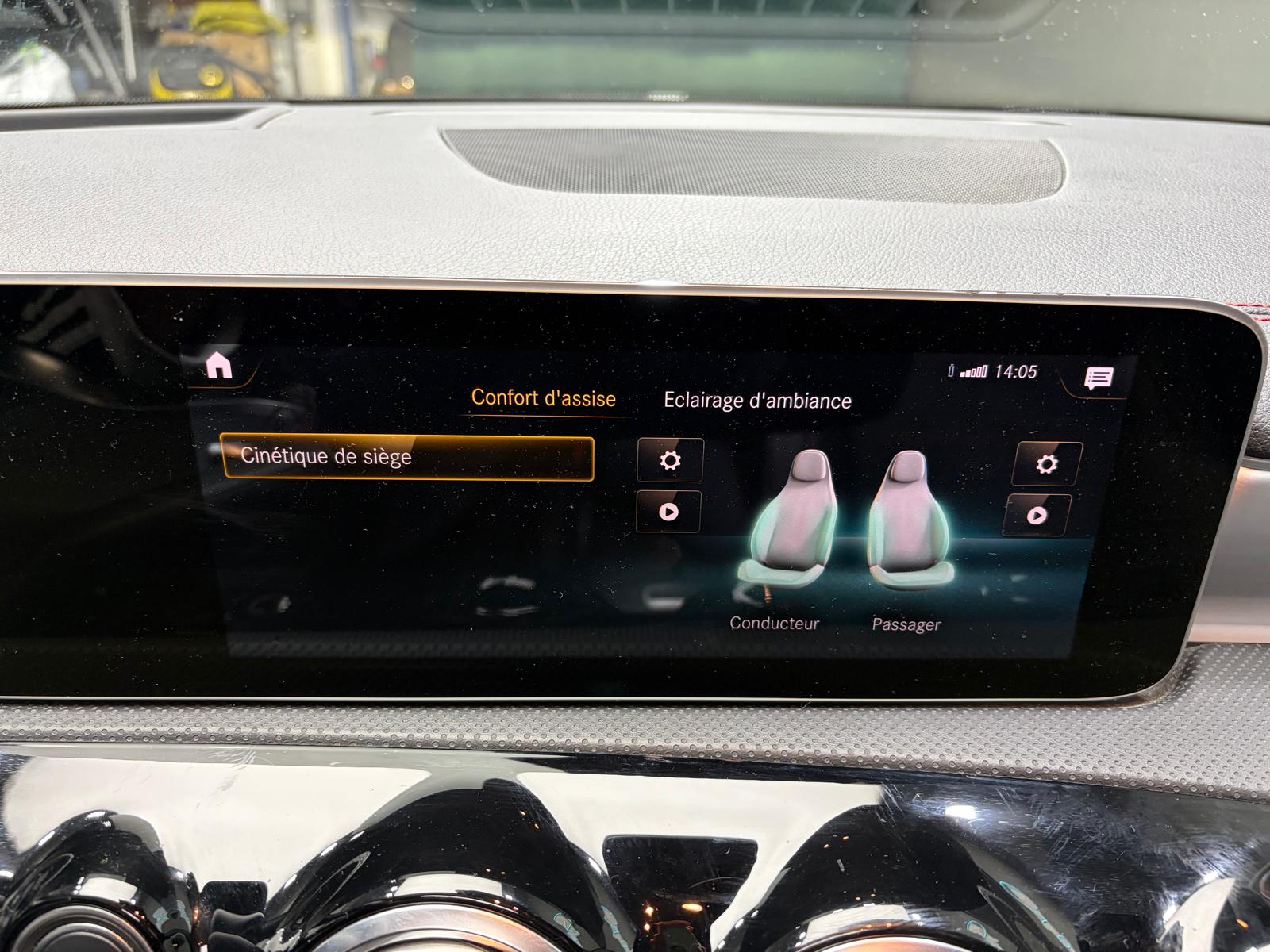 MERCEDES-BENZ CLA Shooting Brake 250 4Matic 7G-DCT AMG Line-image-23