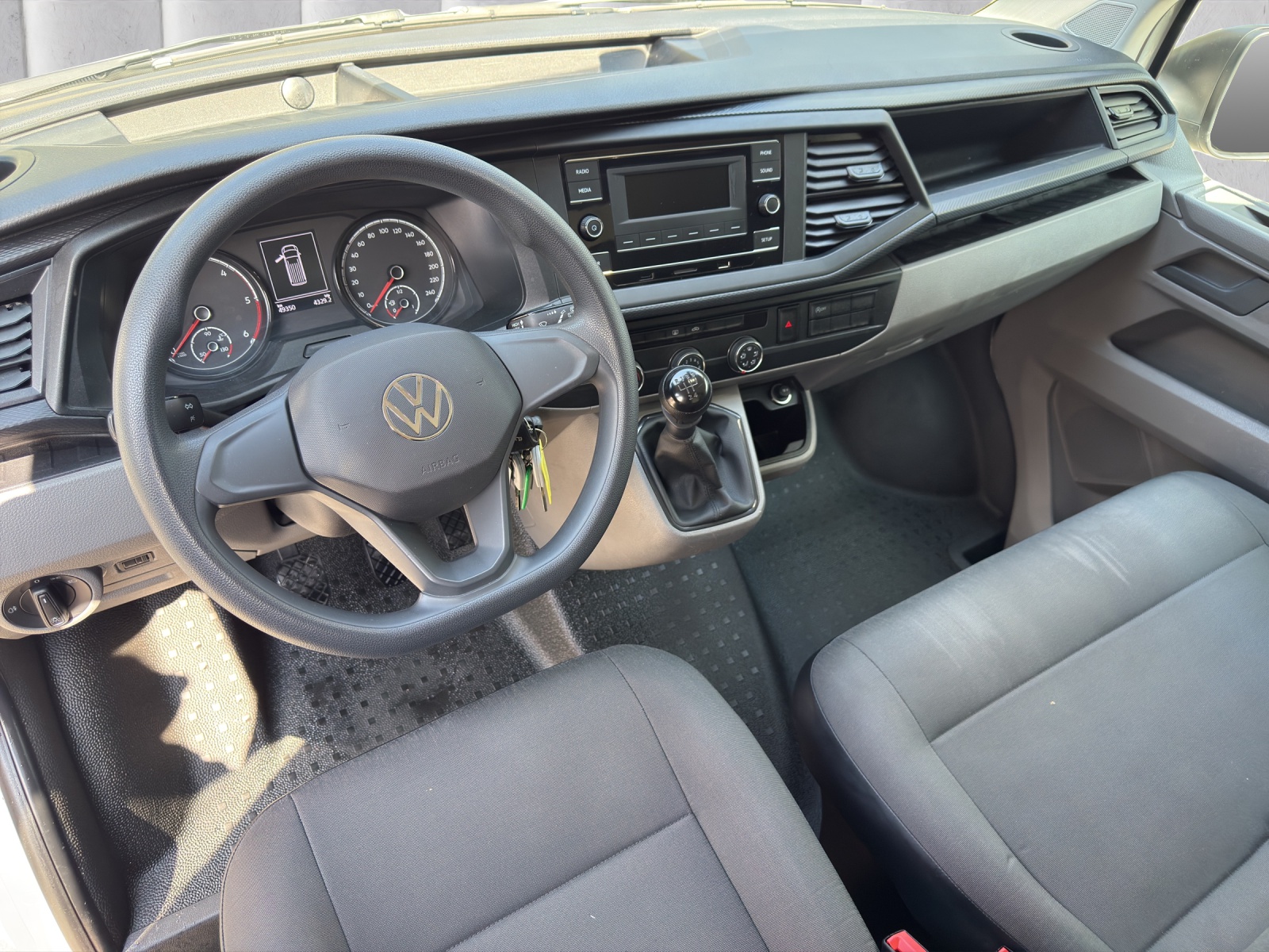 VW T6.1 2.0 TDI Entry-image-7