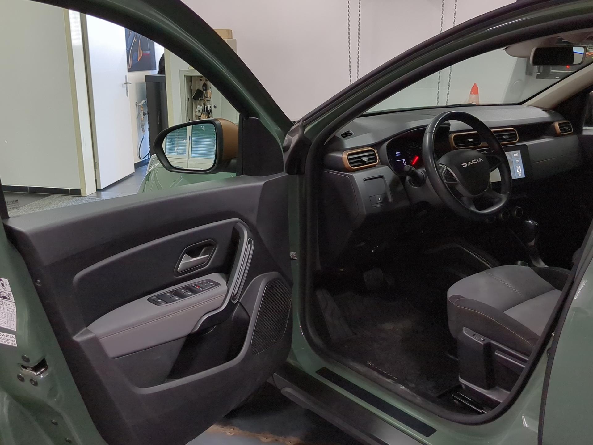 DACIA Duster TCe 150 Extreme EDC 4x2-image-22