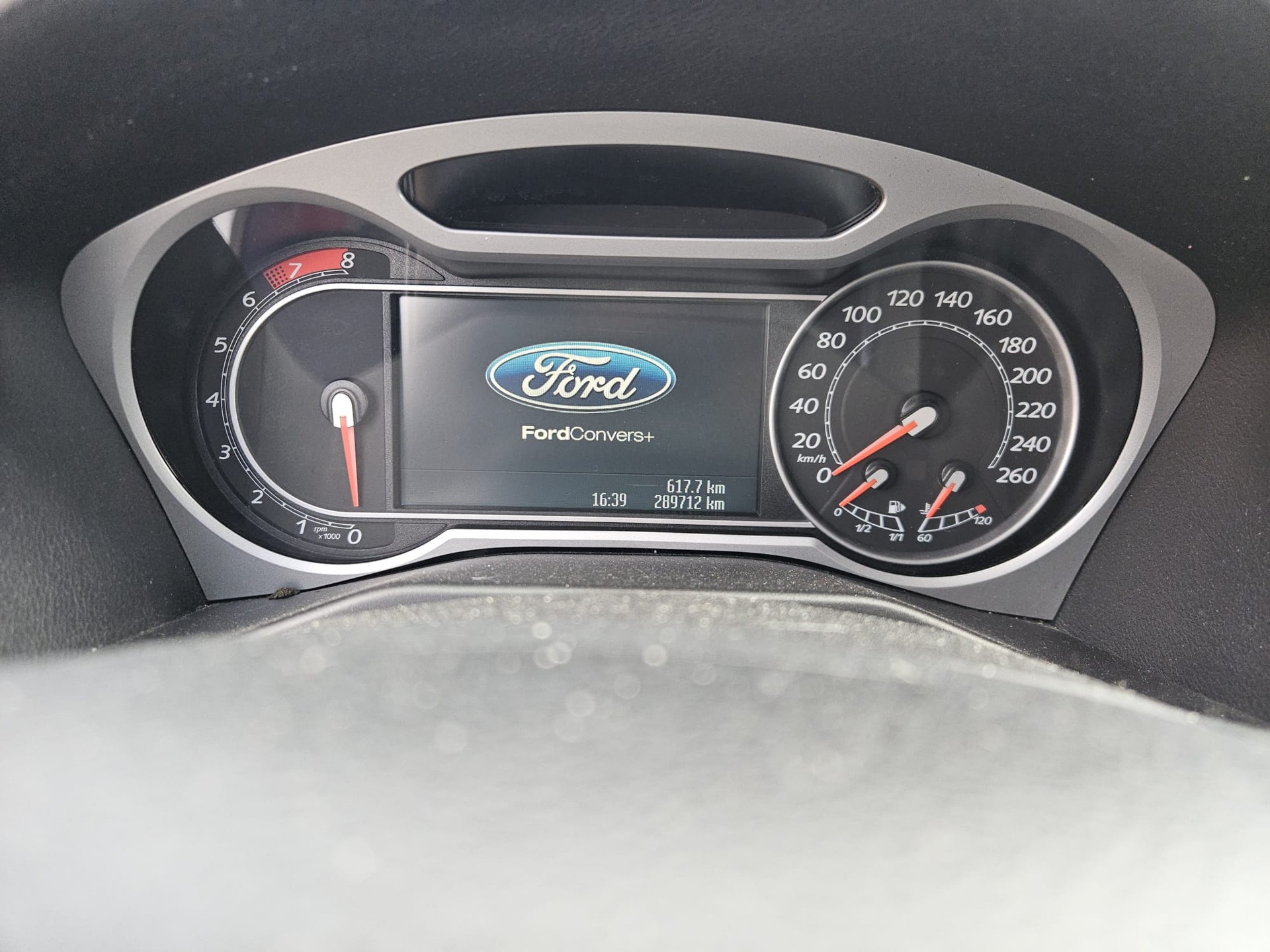 FORD Mondeo 2.3i 16V Ghia Automatic-image-10