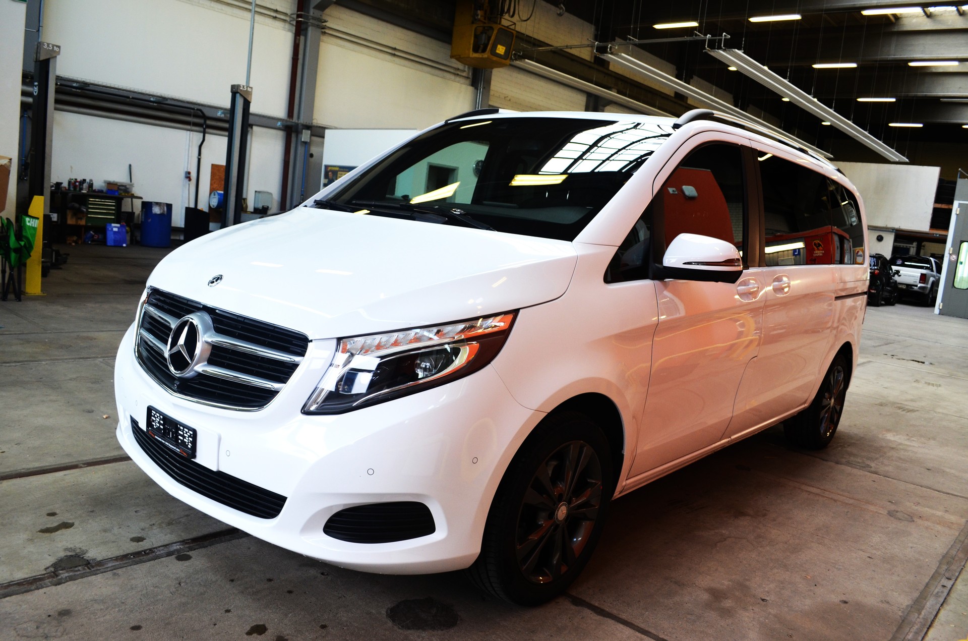 MERCEDES-BENZ V 220 d kompakt 4Matic 7G-Tronic-image-2