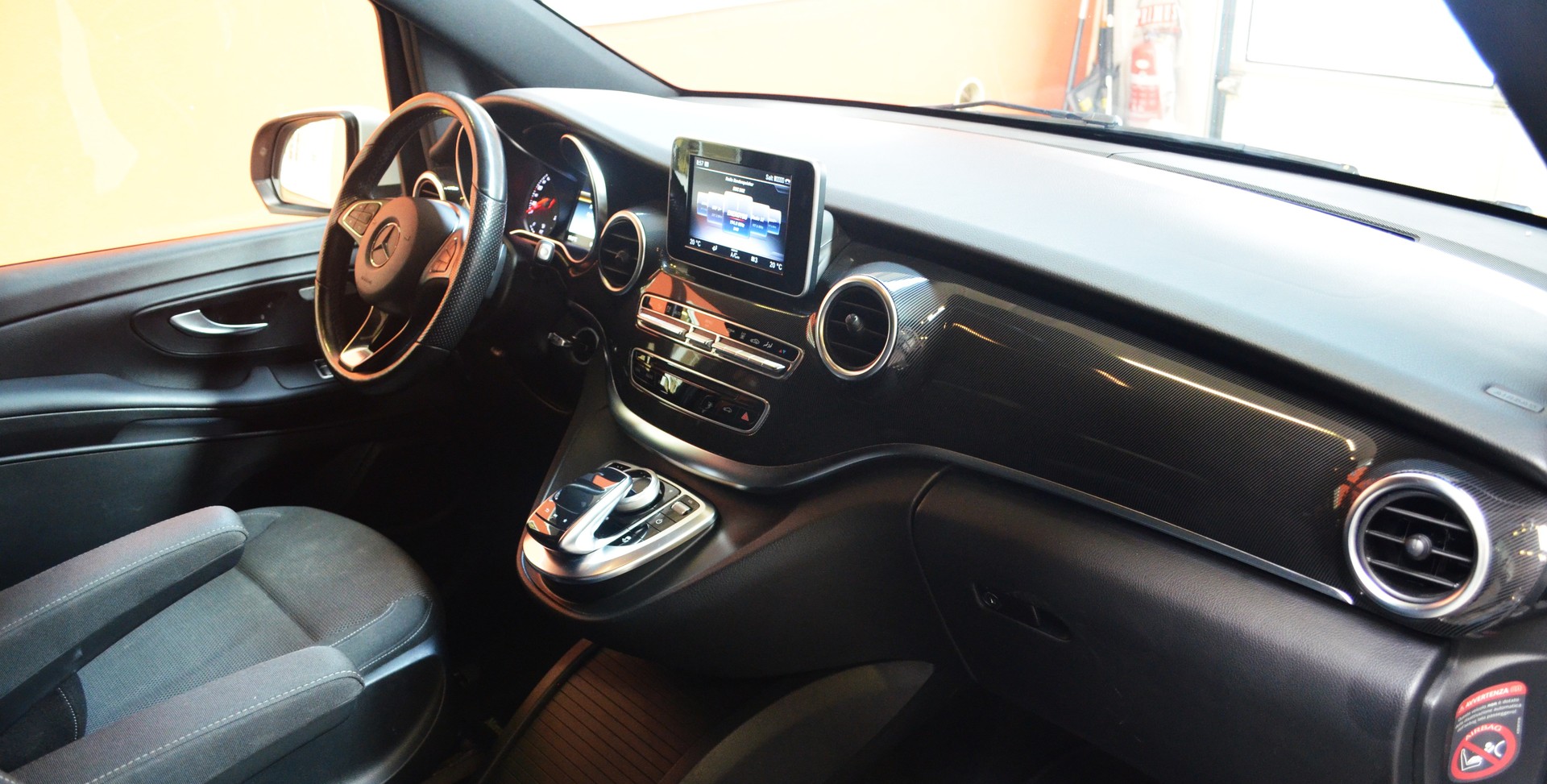 MERCEDES-BENZ V 220 d kompakt 4Matic 7G-Tronic-image-9