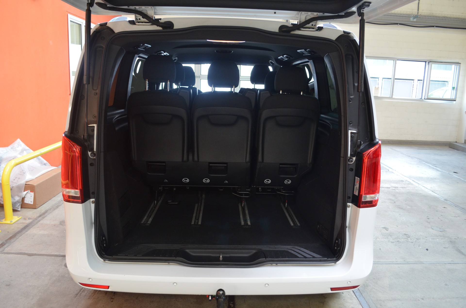 MERCEDES-BENZ V 220 d kompakt 4Matic 7G-Tronic-image-7