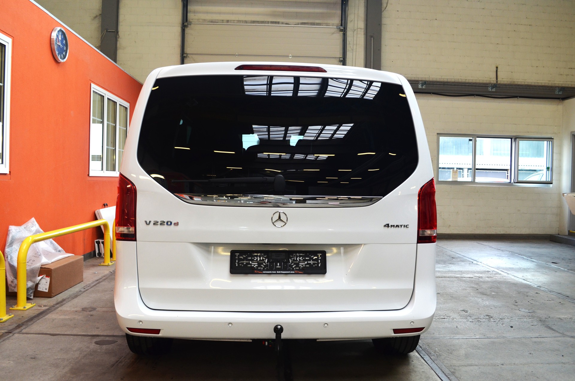 MERCEDES-BENZ V 220 d kompakt 4Matic 7G-Tronic-image-5