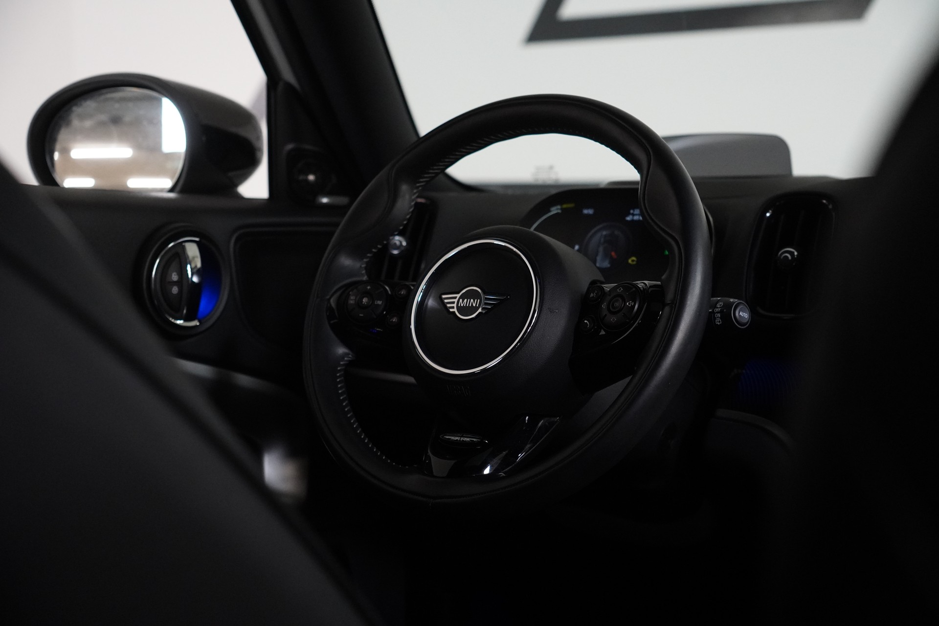 MINI Countryman Cooper SE ALL4 PHEV Steptronic-image-24