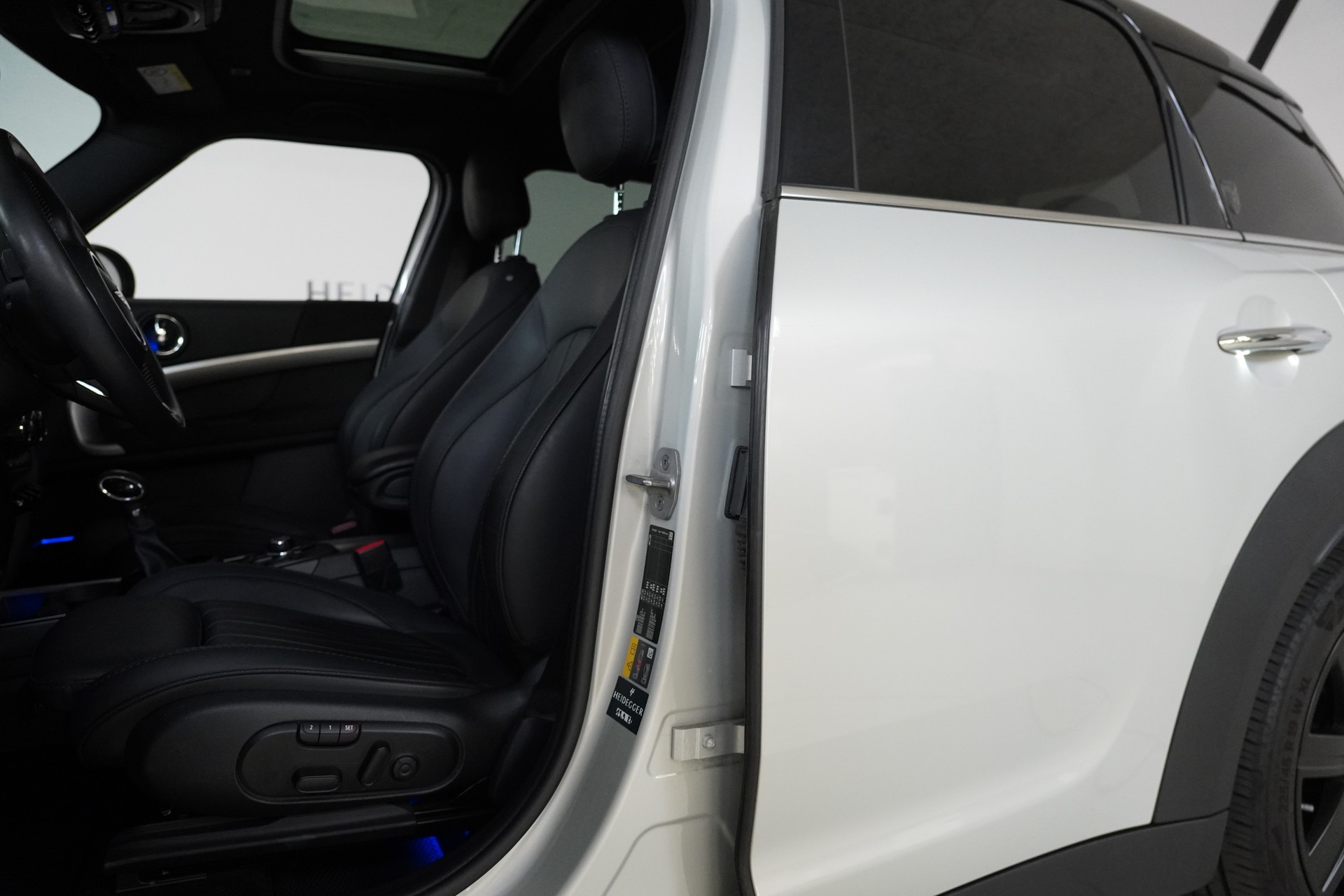 MINI Countryman Cooper SE ALL4 PHEV Steptronic-image-11