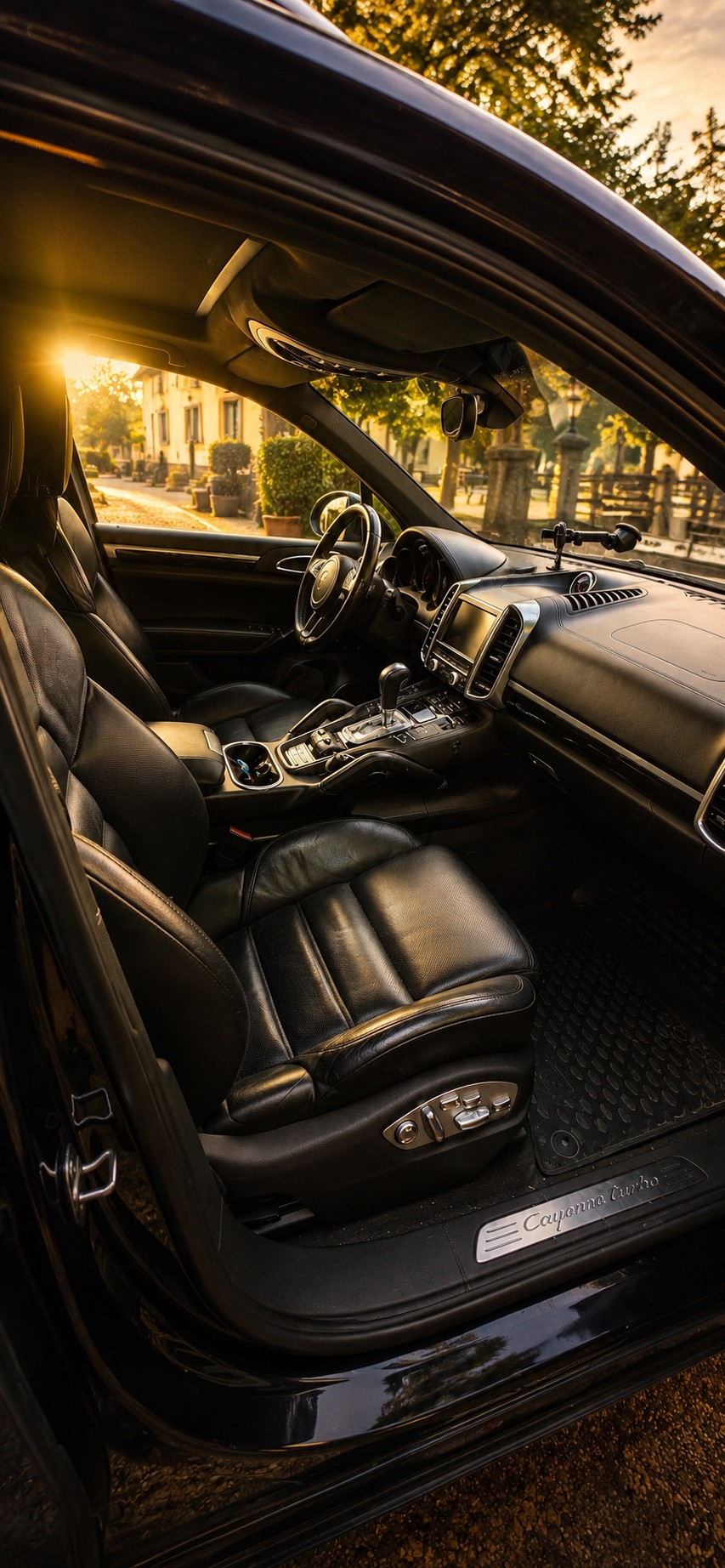 PORSCHE Cayenne 4.8 V8 Turbo-image-3