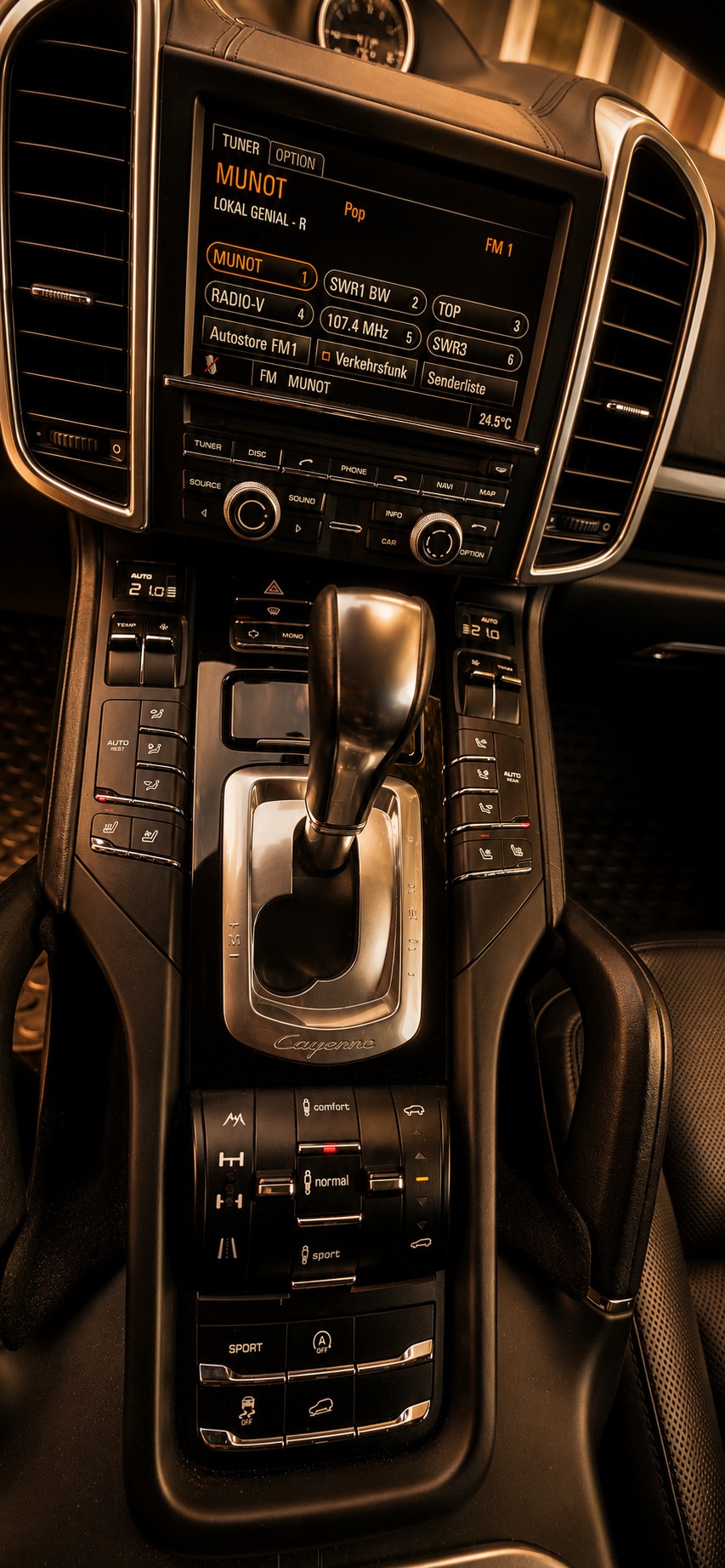 PORSCHE Cayenne 4.8 V8 Turbo-image-4