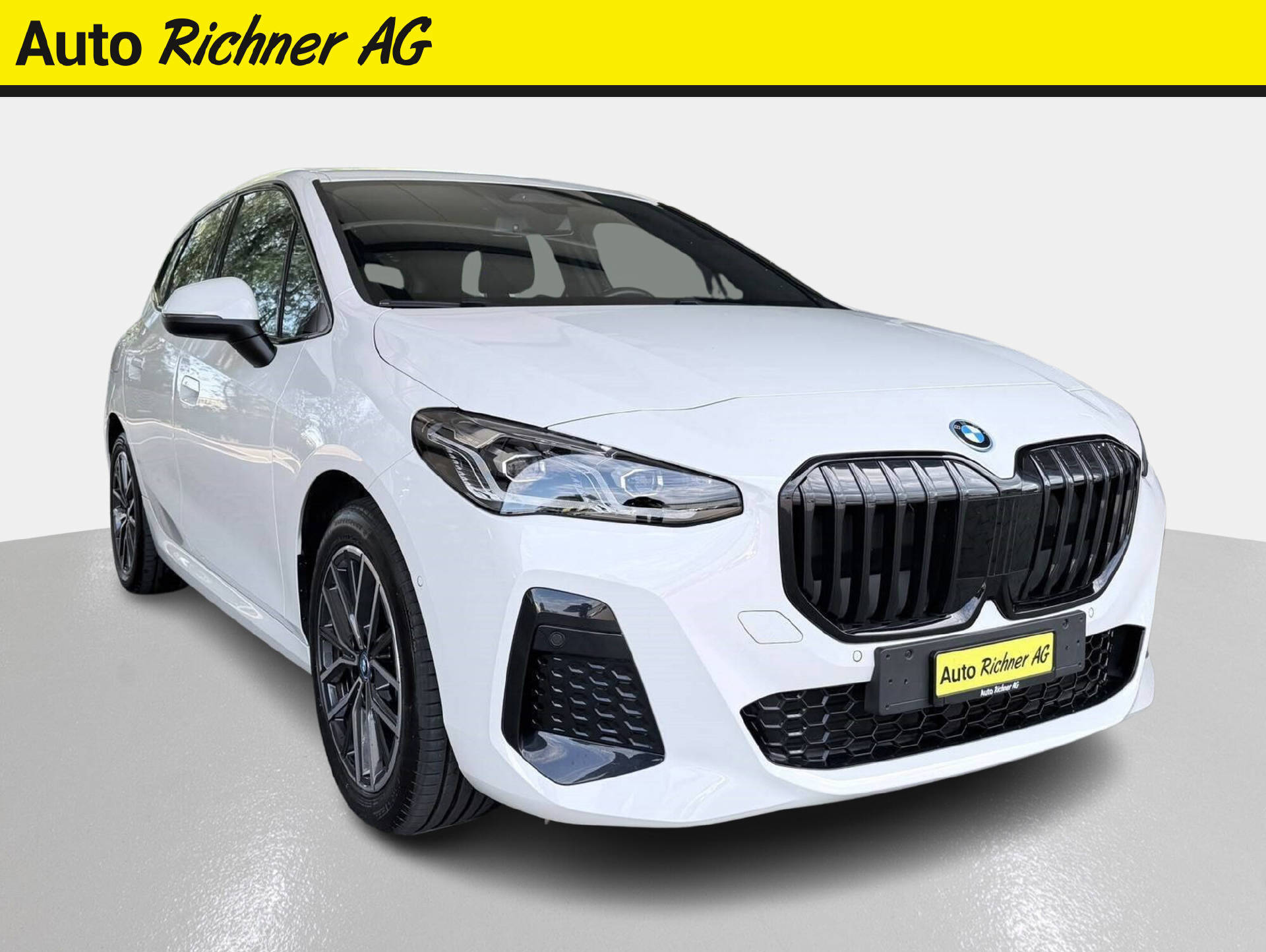 BMW 225e xDrive paddles Active Tourer