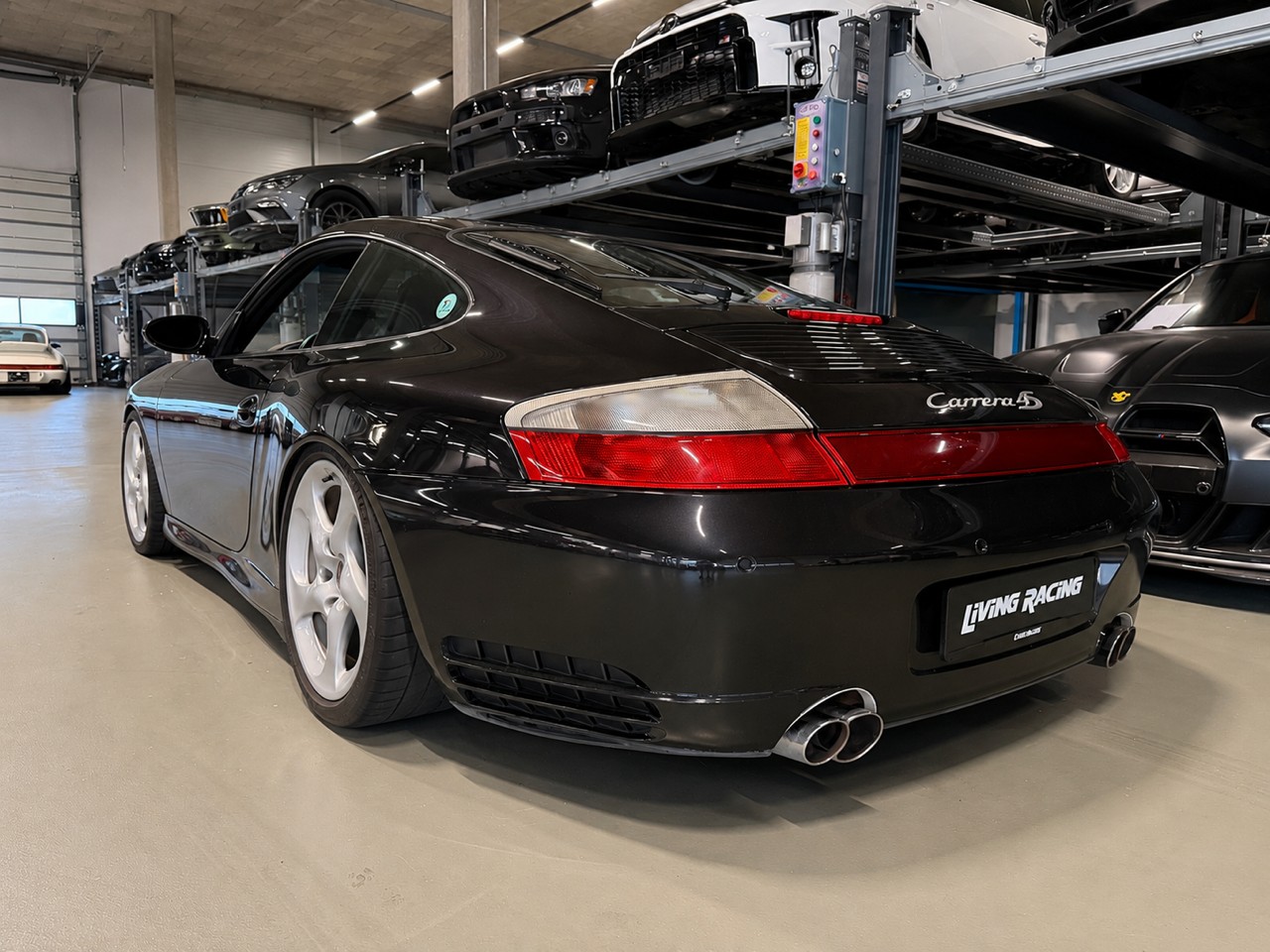 PORSCHE 911 Carrera 4 S-image-2