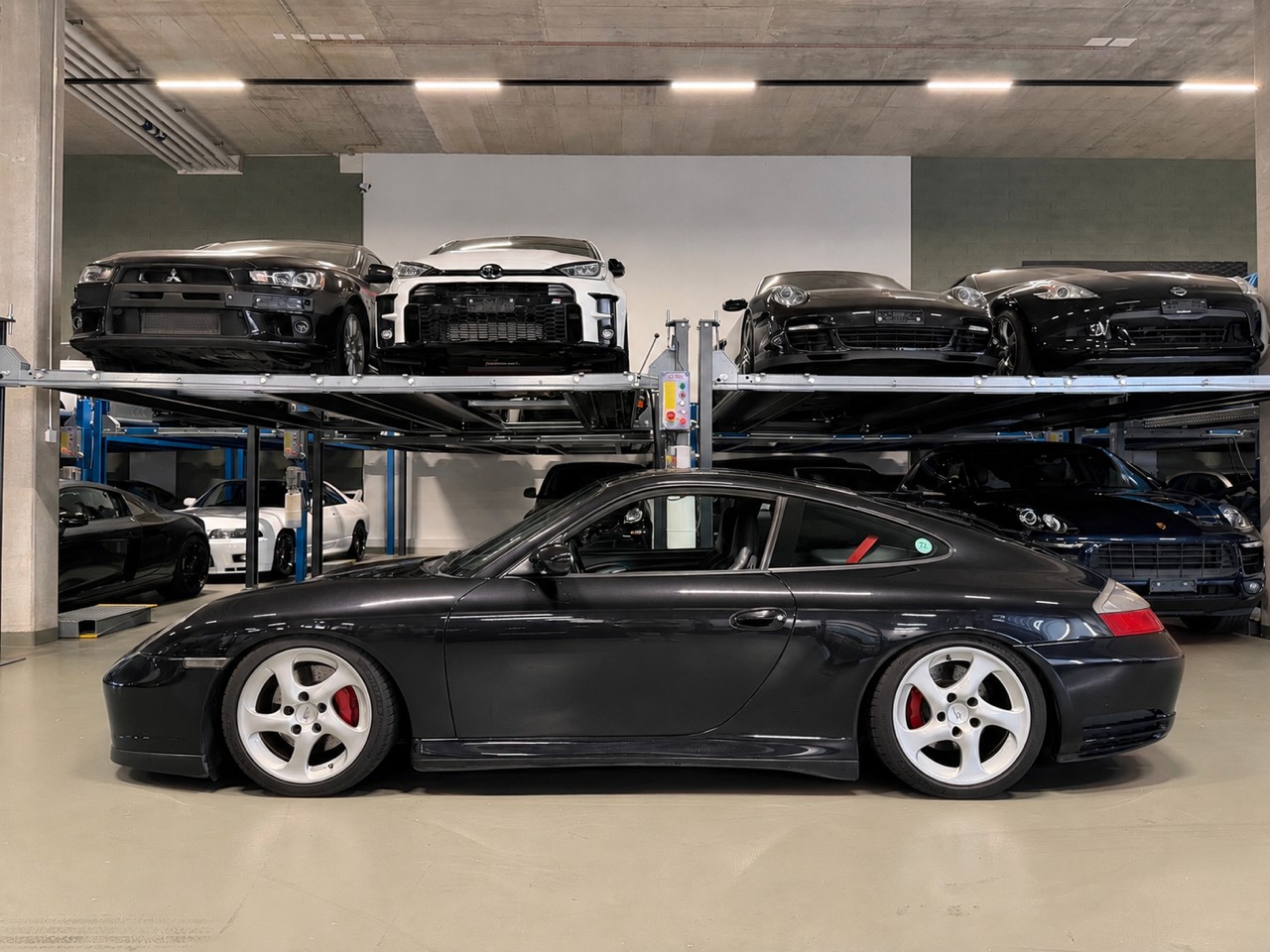 PORSCHE 911 Carrera 4 S-image-0