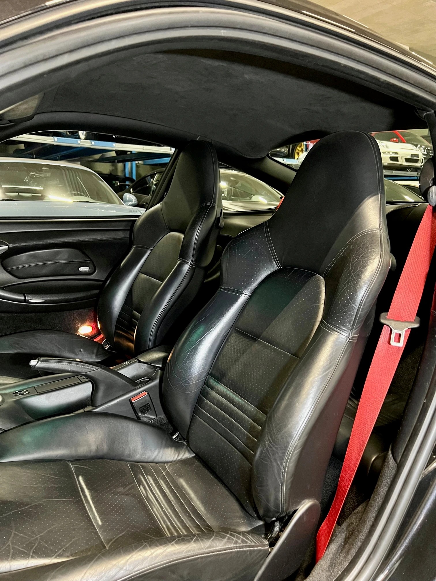 PORSCHE 911 Carrera 4 S-image-6