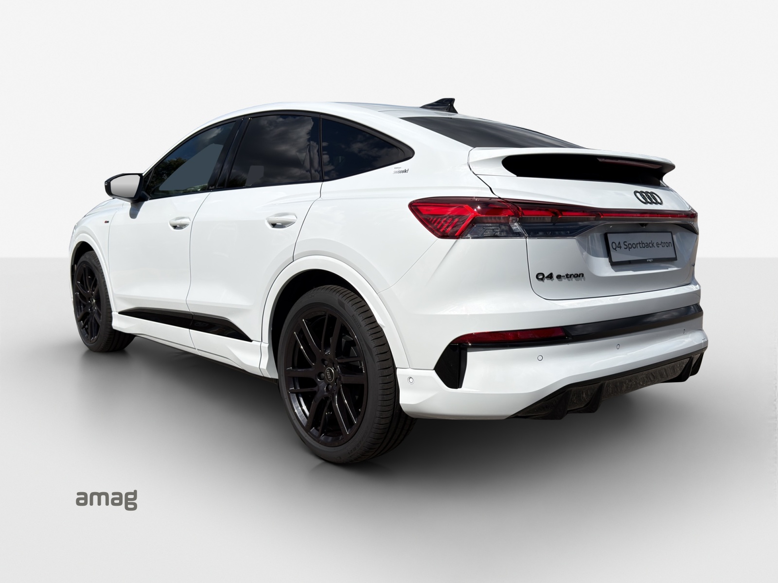 AUDI Q4 Sportback e-tron quattro performance Swiss Ski-image-2