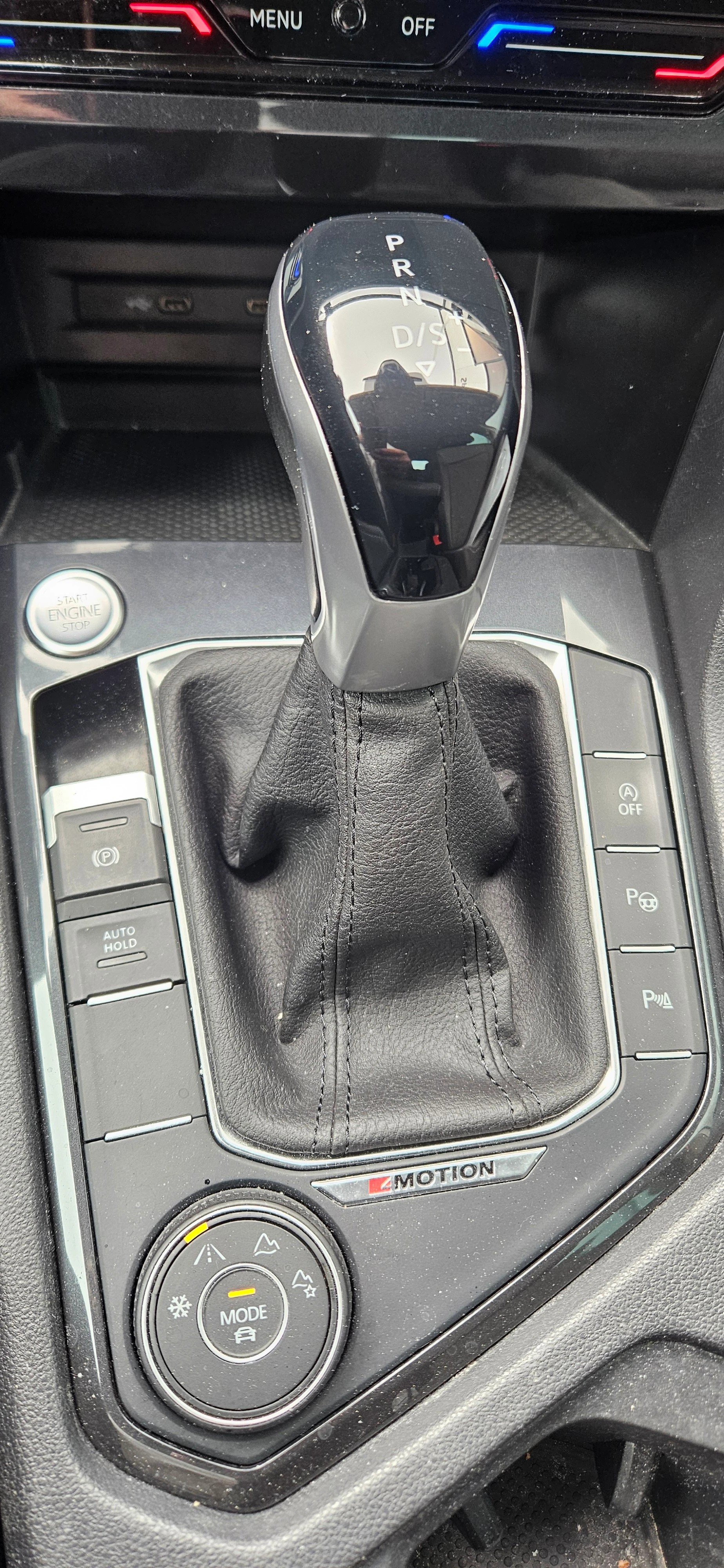 VW Tiguan 2.0 TDI SCR Life 4Motion DSG-image-12