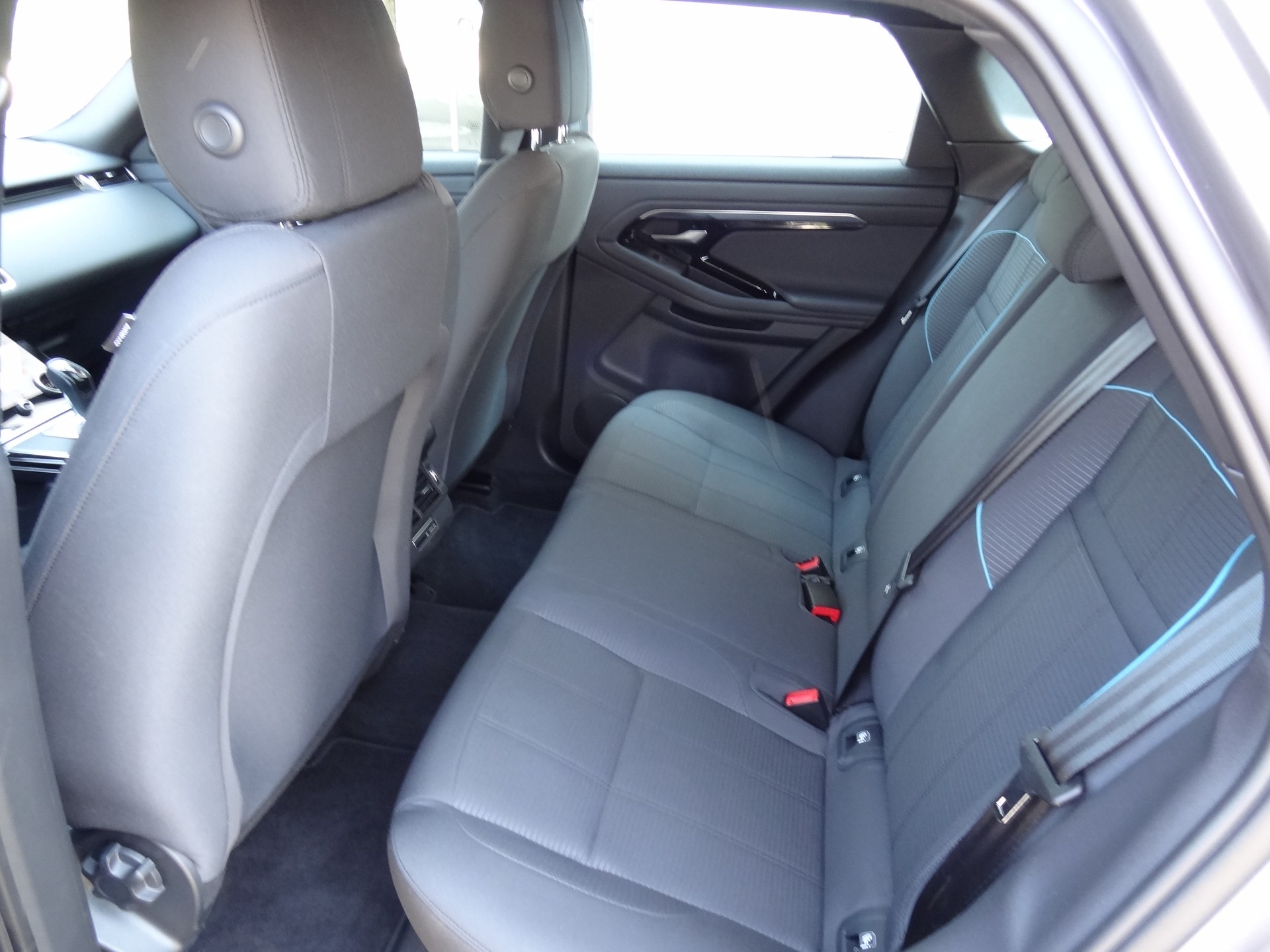LAND ROVER Range Rover Evoque P 200 AWD-image-12