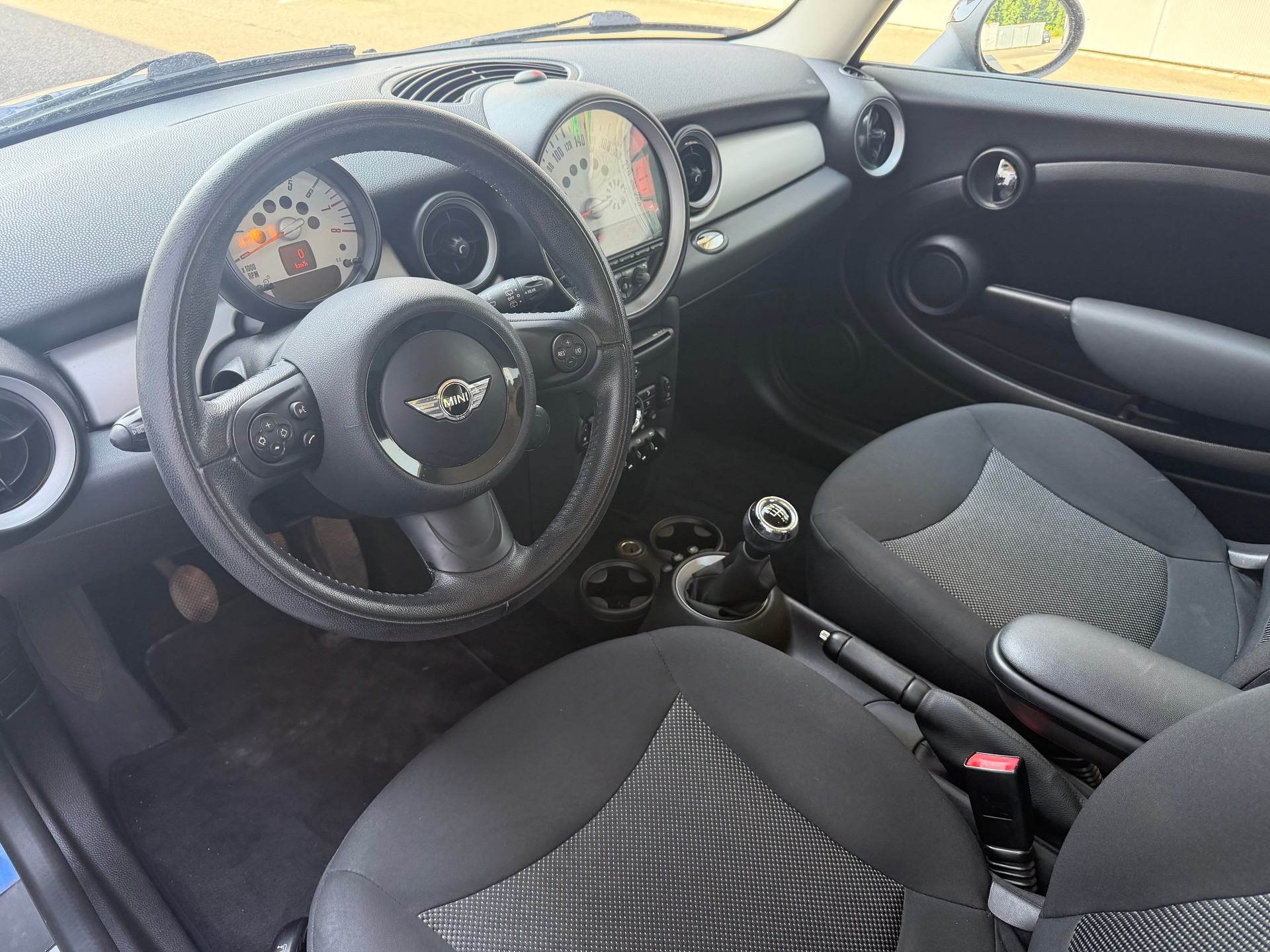 MINI Cooper-image-7