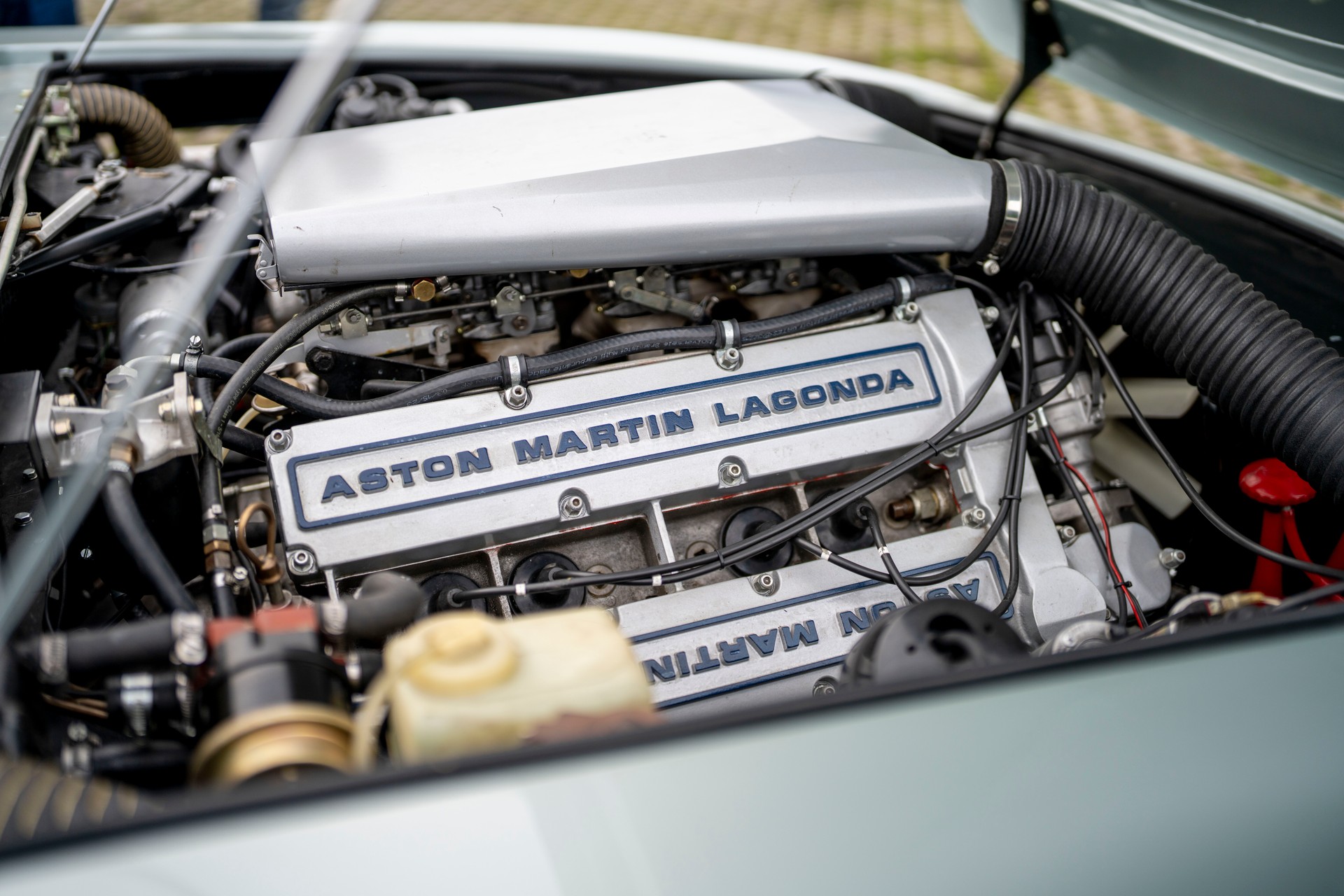ASTON MARTIN V8 Series 3-image-13