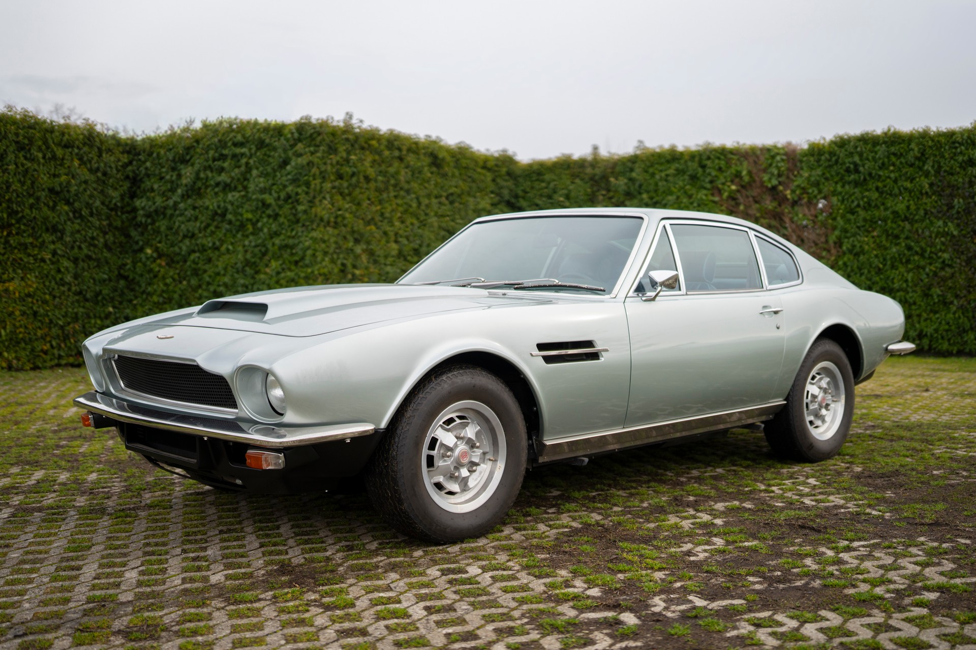 ASTON MARTIN V8 Series 3