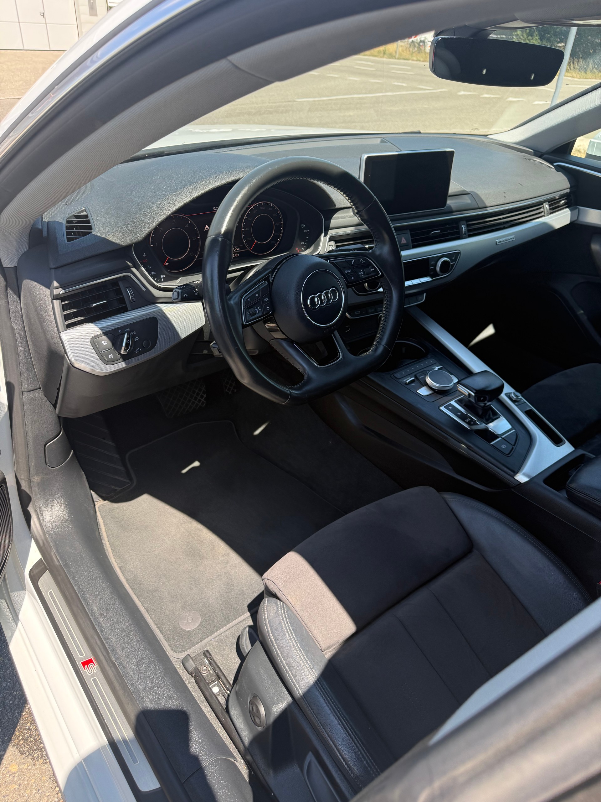 AUDI 2.0 TDI Sport quattro S-Tronic-image-4