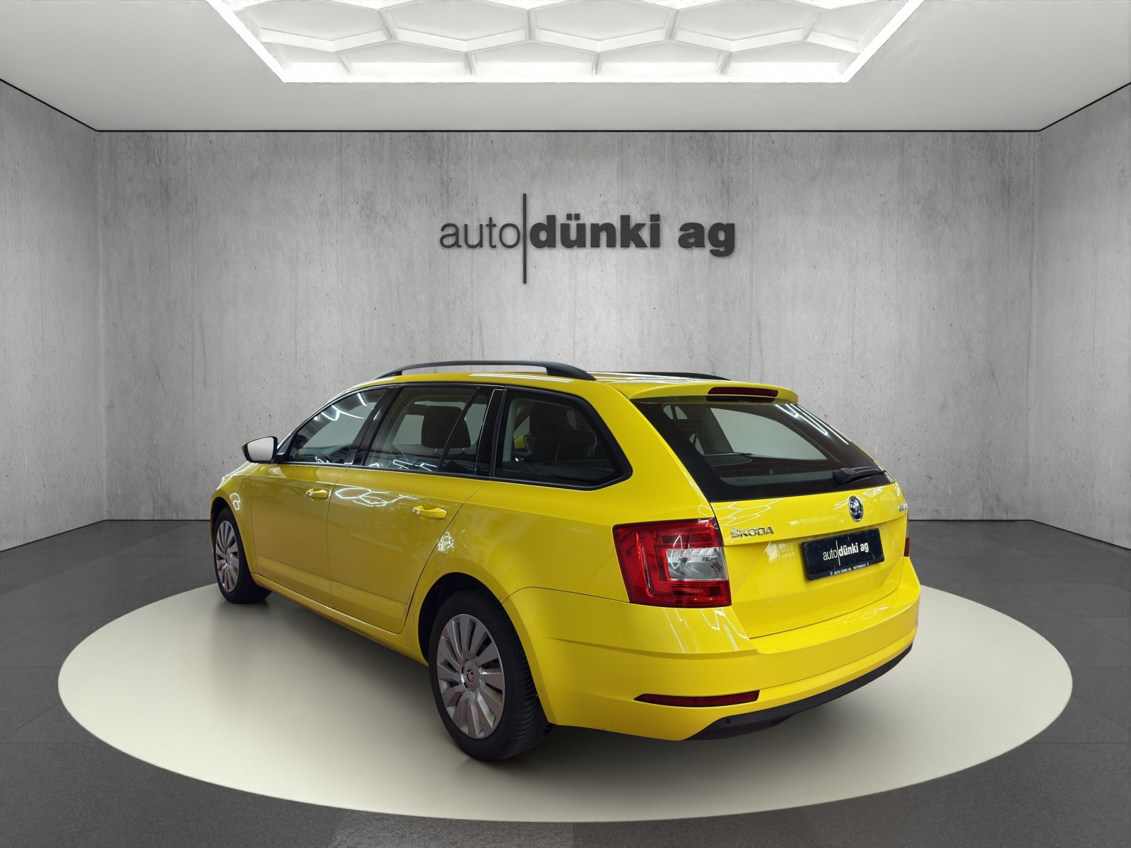 SKODA Octavia Combi 1.5 TSI Ambition DSG-image-2