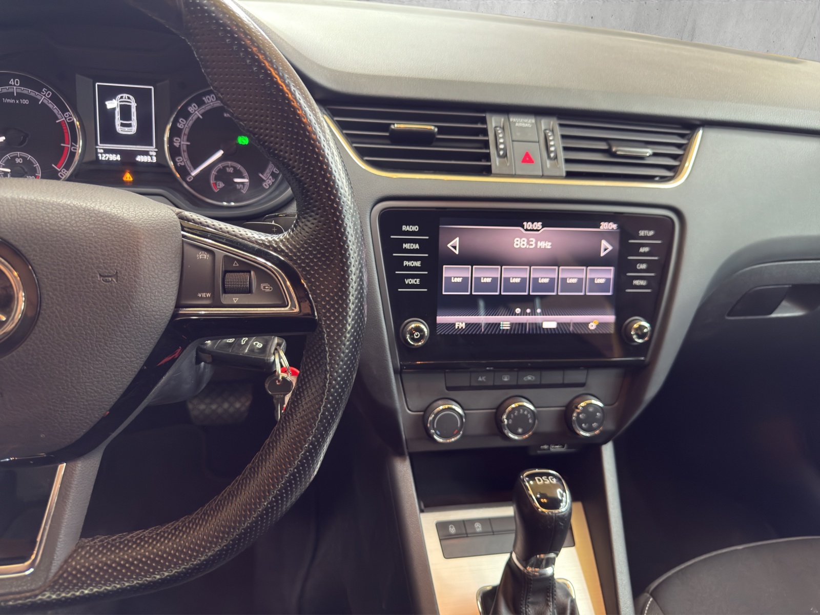 SKODA Octavia Combi 1.5 TSI Ambition DSG-image-9