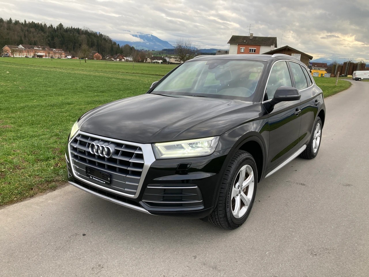 AUDI Q5 40 TDI sport quattro S-tronic-image-0