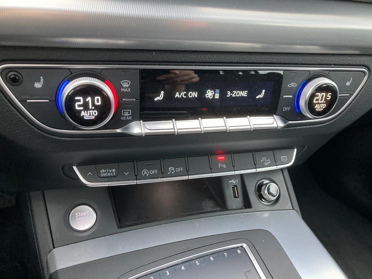AUDI Q5 40 TDI sport quattro S-tronic-image-11