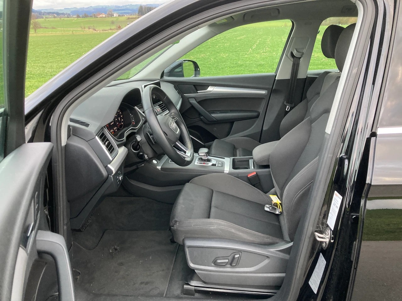 AUDI Q5 40 TDI sport quattro S-tronic-image-7