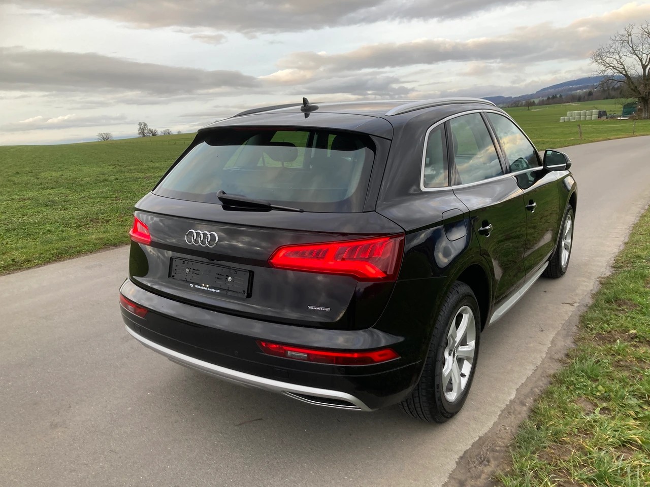 AUDI Q5 40 TDI sport quattro S-tronic-image-2