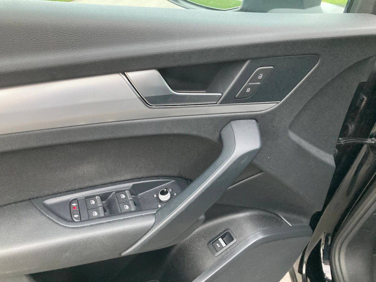 AUDI Q5 40 TDI sport quattro S-tronic-image-8