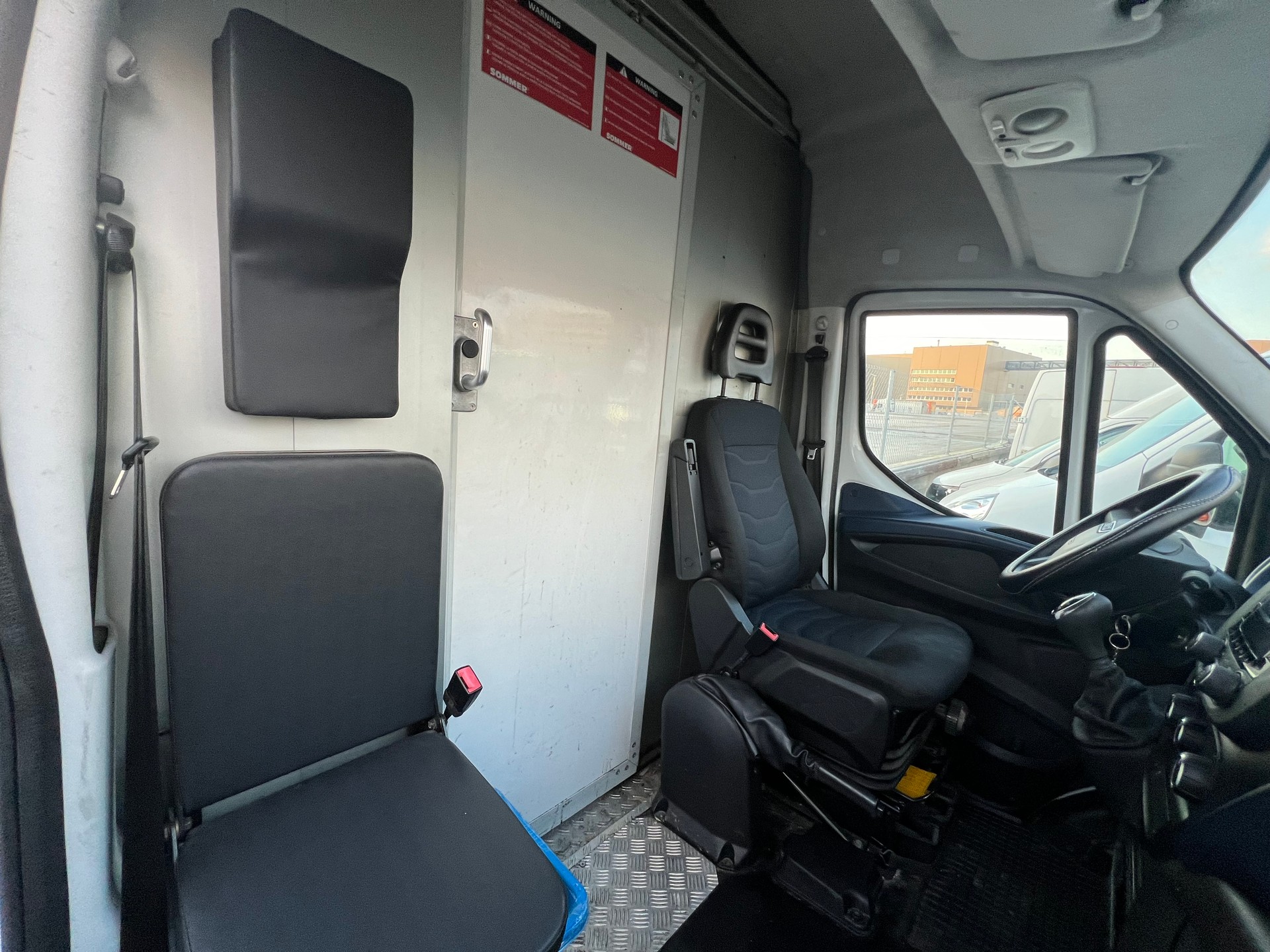 IVECO DAILY 35 S 14 A8 V-image-6