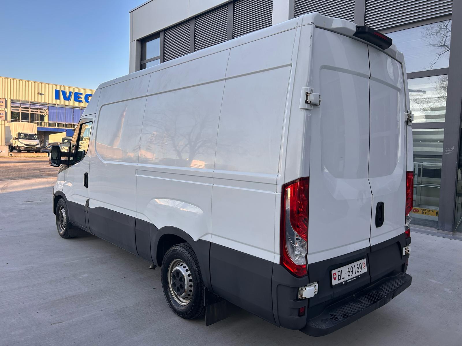IVECO DAILY 35 S 14 A8 V-image-1