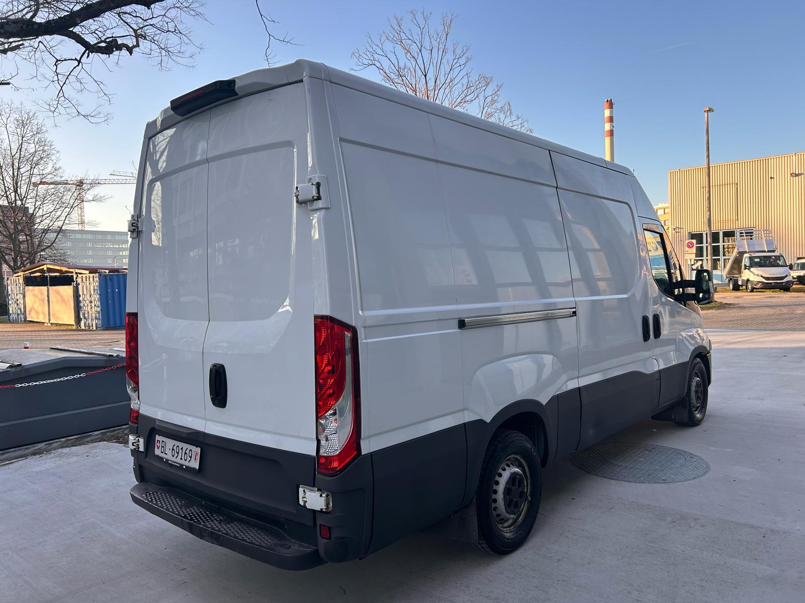 IVECO DAILY 35 S 14 A8 V-image-2