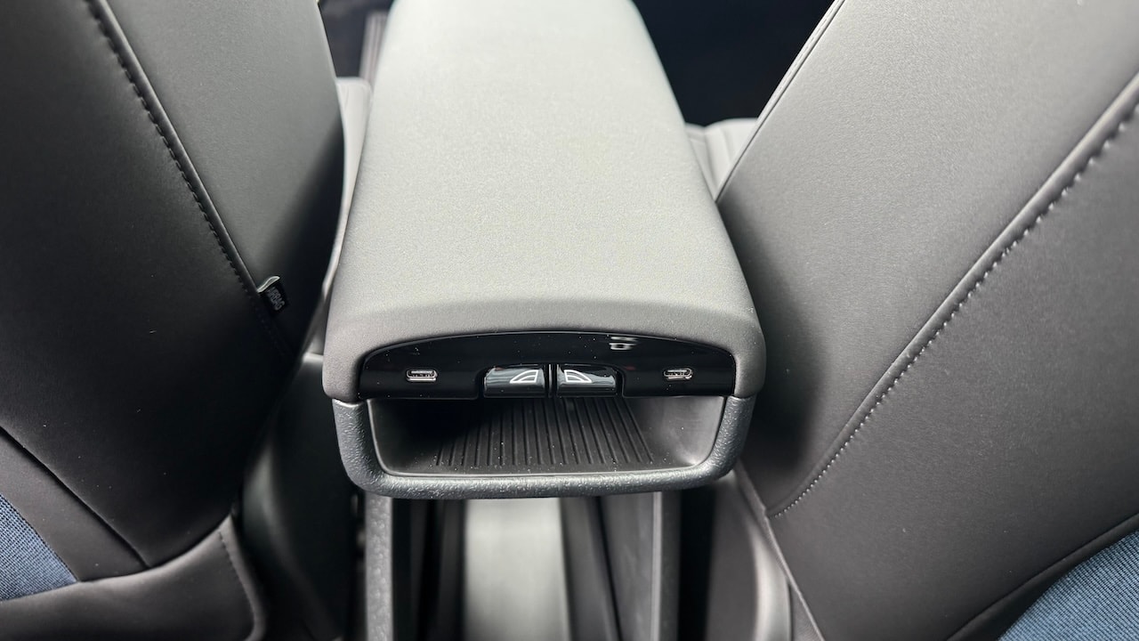 VOLVO EX30 E60 69kWh TWIN ULTRA PERFORMNCE AWD-image-17
